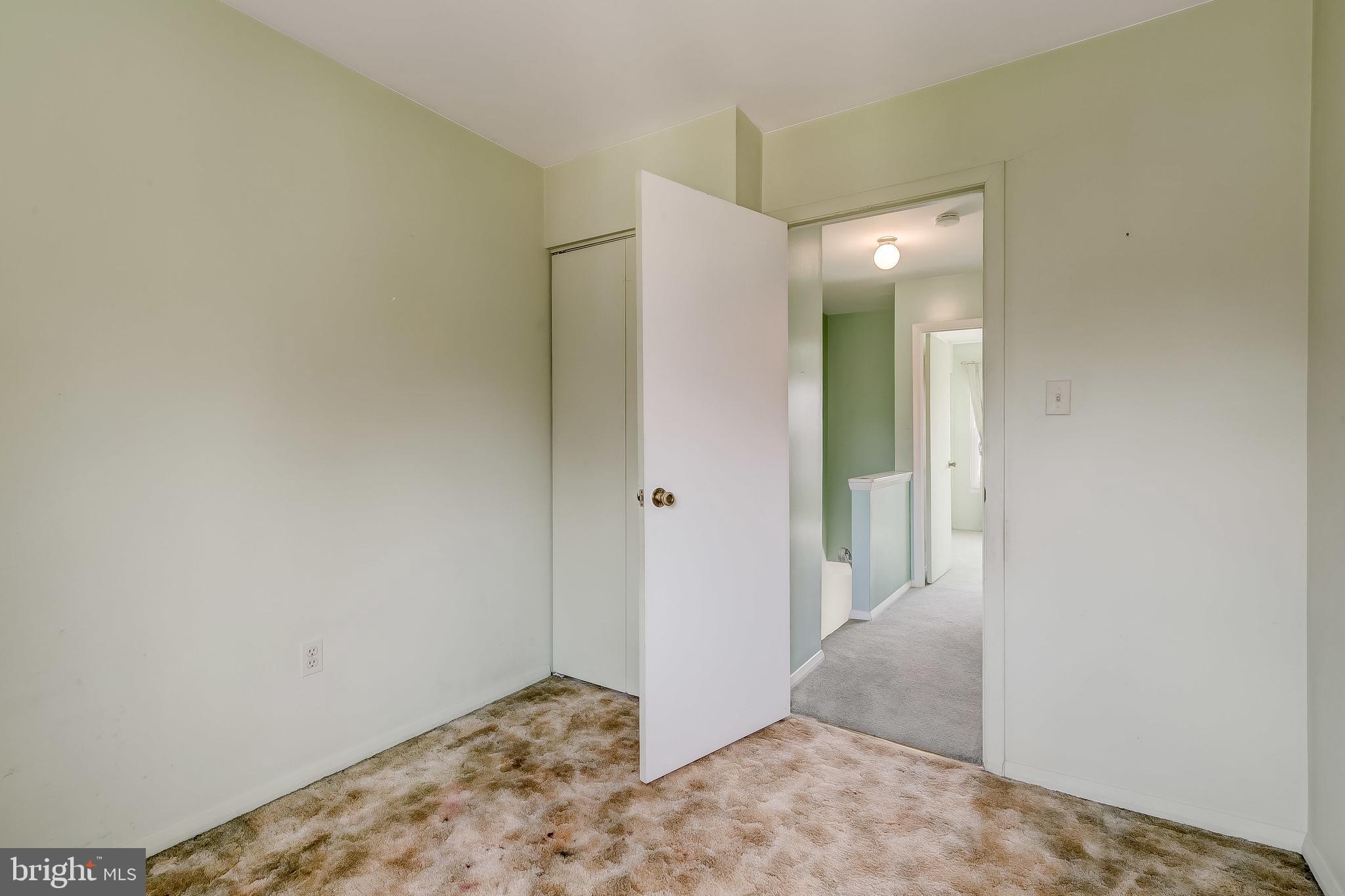 SEVEN COURTS - Residential