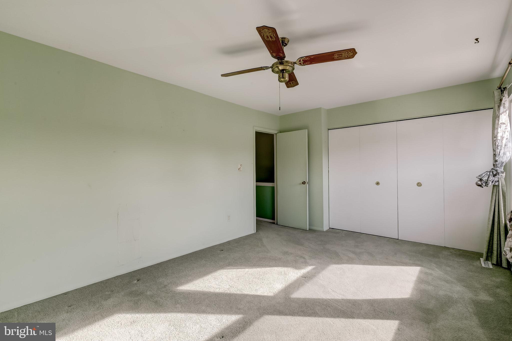 SEVEN COURTS - Residential