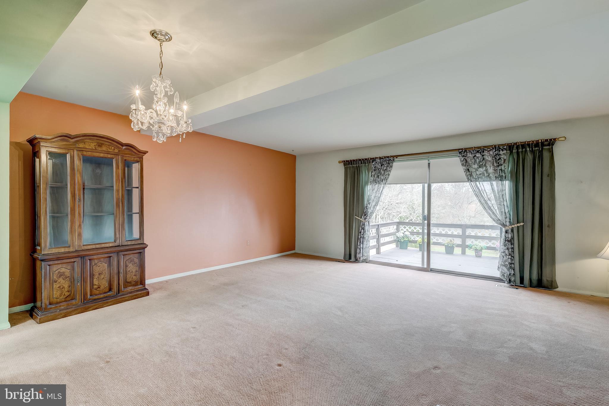 SEVEN COURTS - Residential