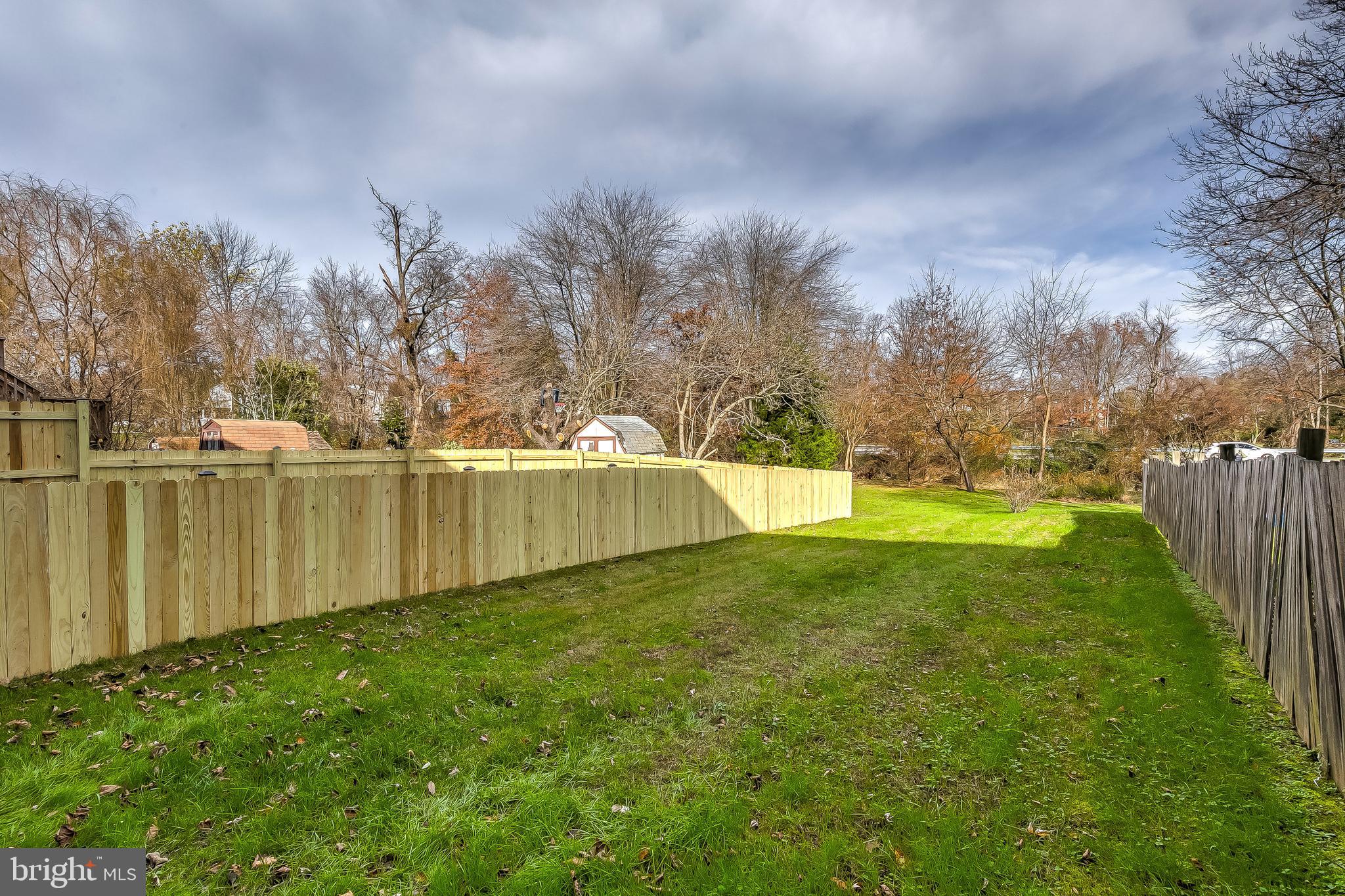 SEVEN COURTS - Residential