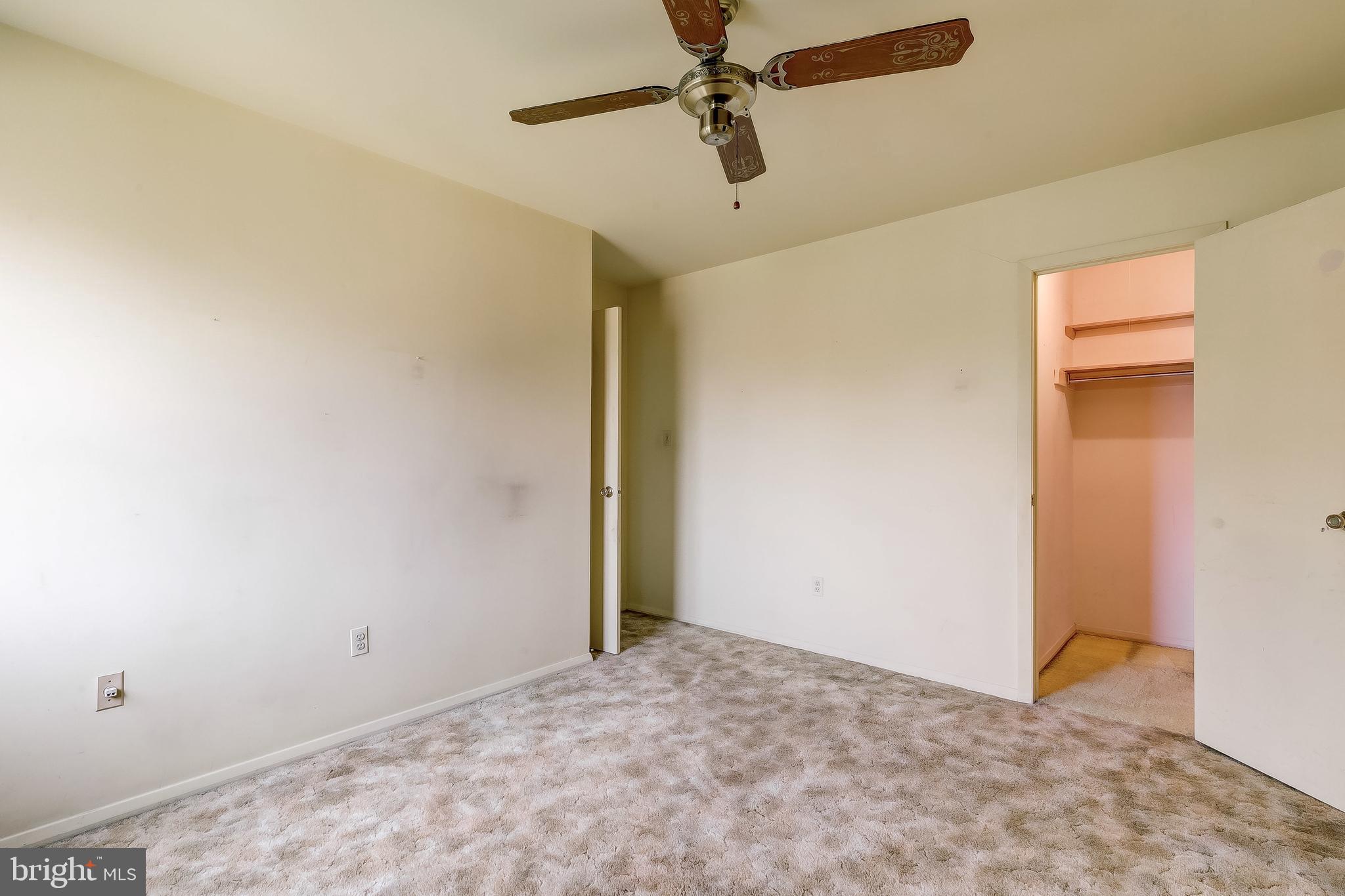 SEVEN COURTS - Residential