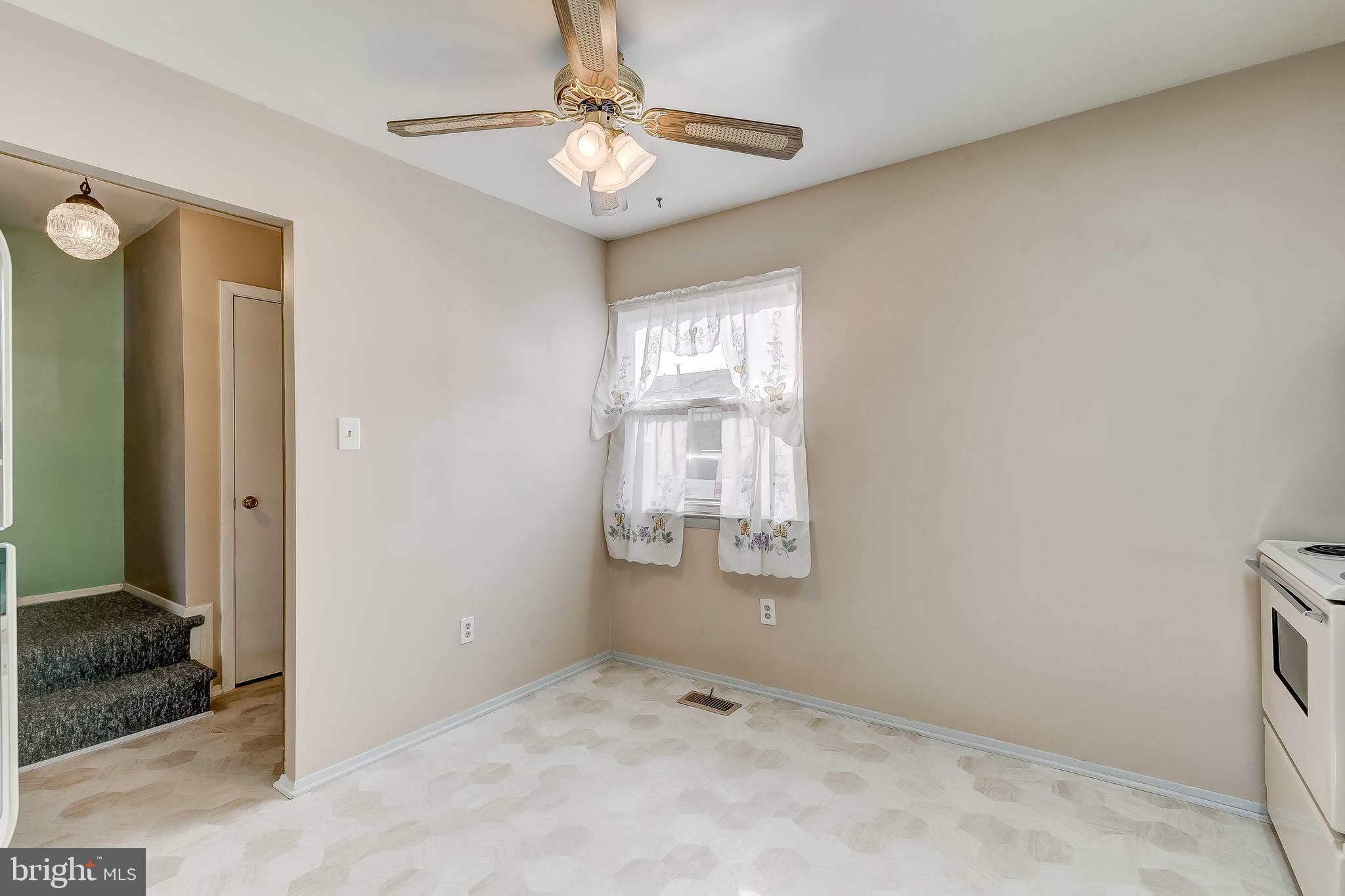 SEVEN COURTS - Residential