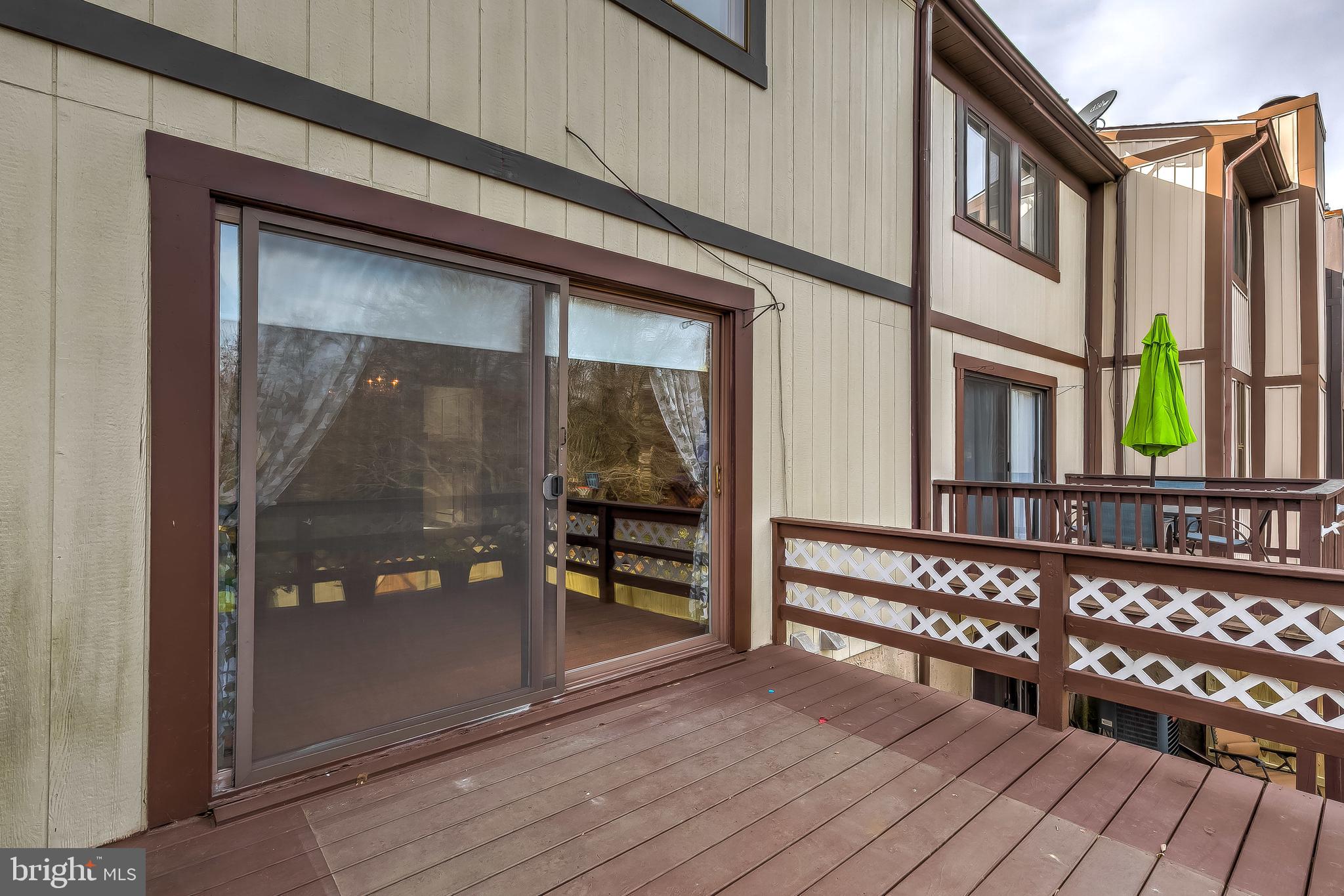 SEVEN COURTS - Residential