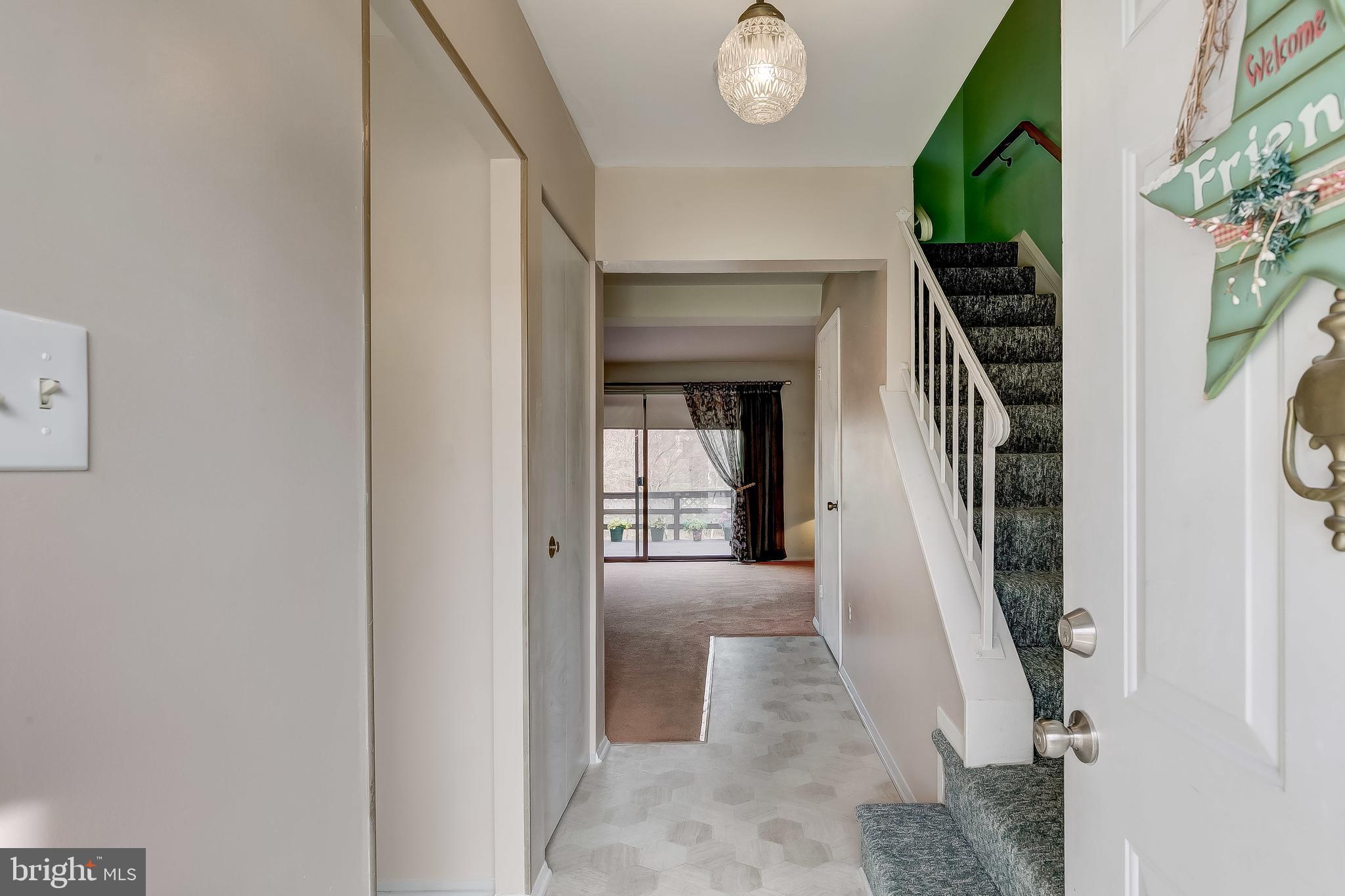 SEVEN COURTS - Residential