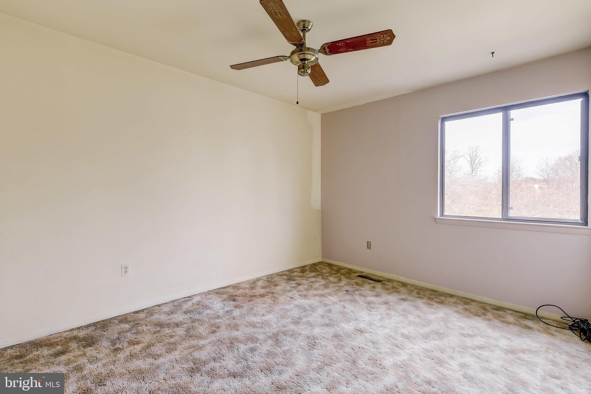 SEVEN COURTS - Residential