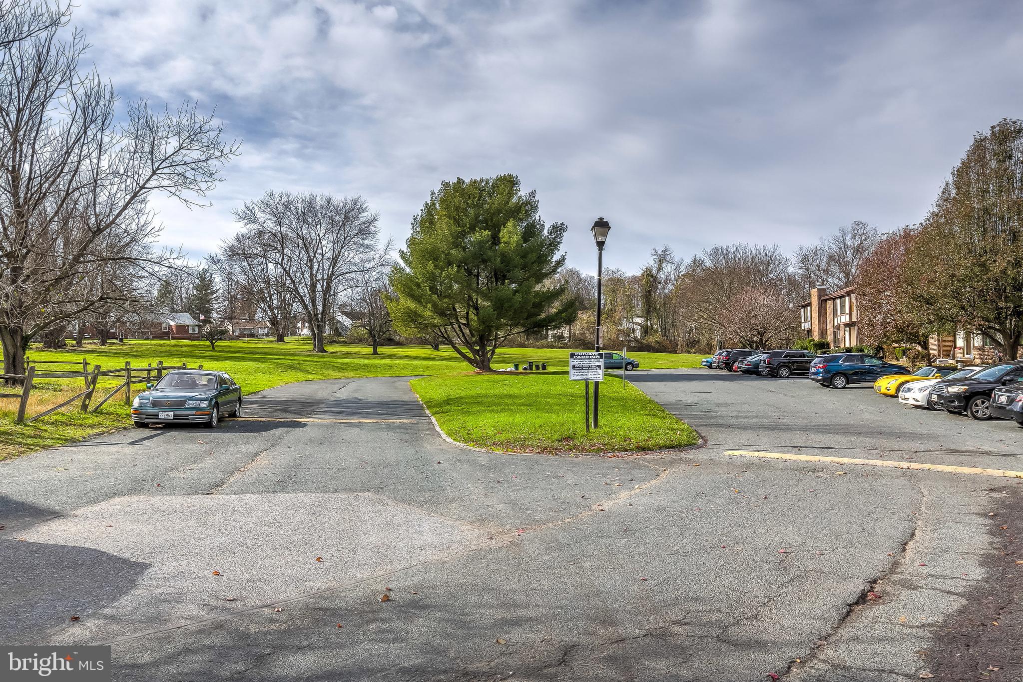 SEVEN COURTS - Residential