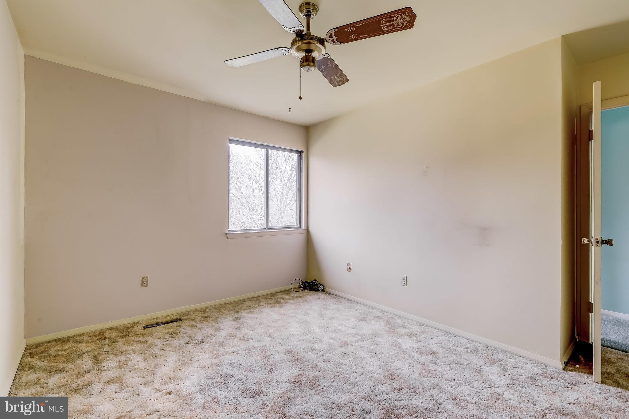 SEVEN COURTS - Residential