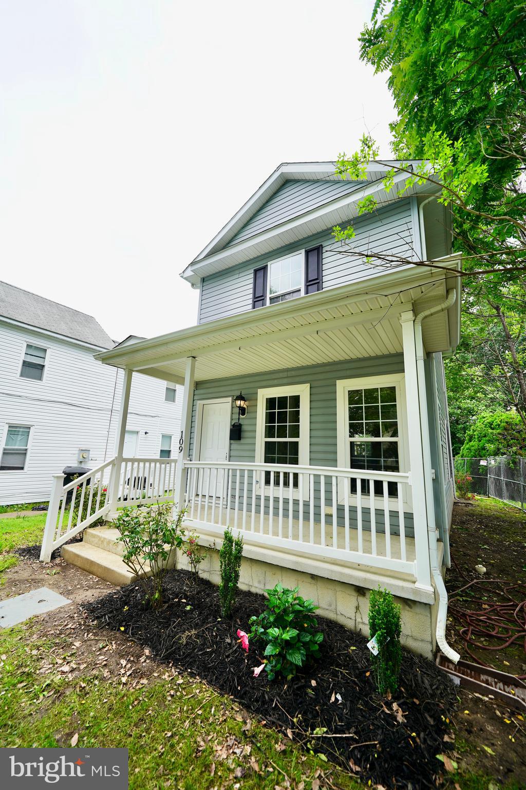 109 S QUEEN STREET