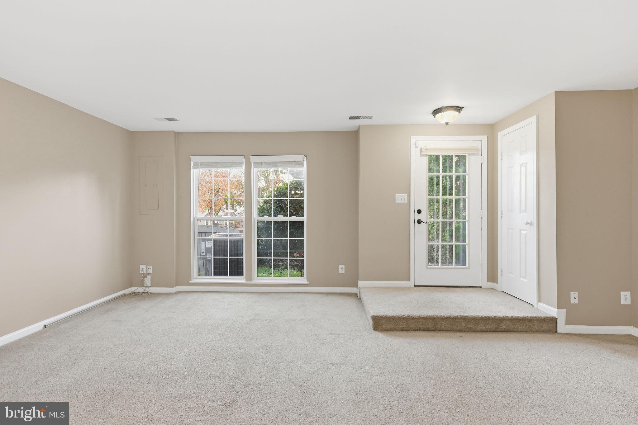 WELLINGTON/CLOVERHILL CONDOS - Residential