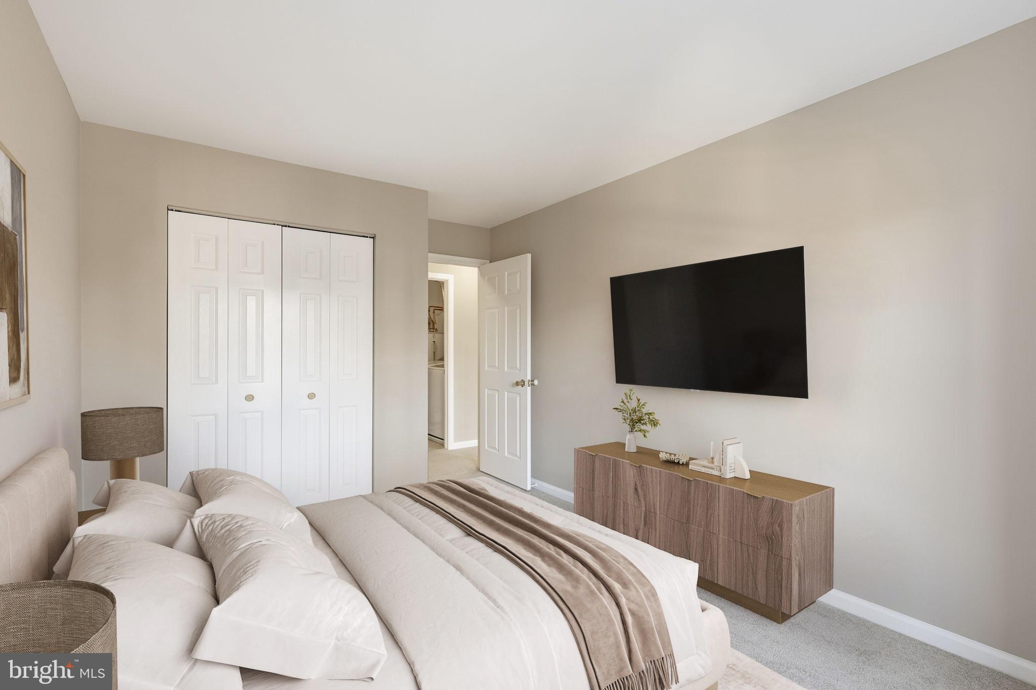 WELLINGTON/CLOVERHILL CONDOS - Residential