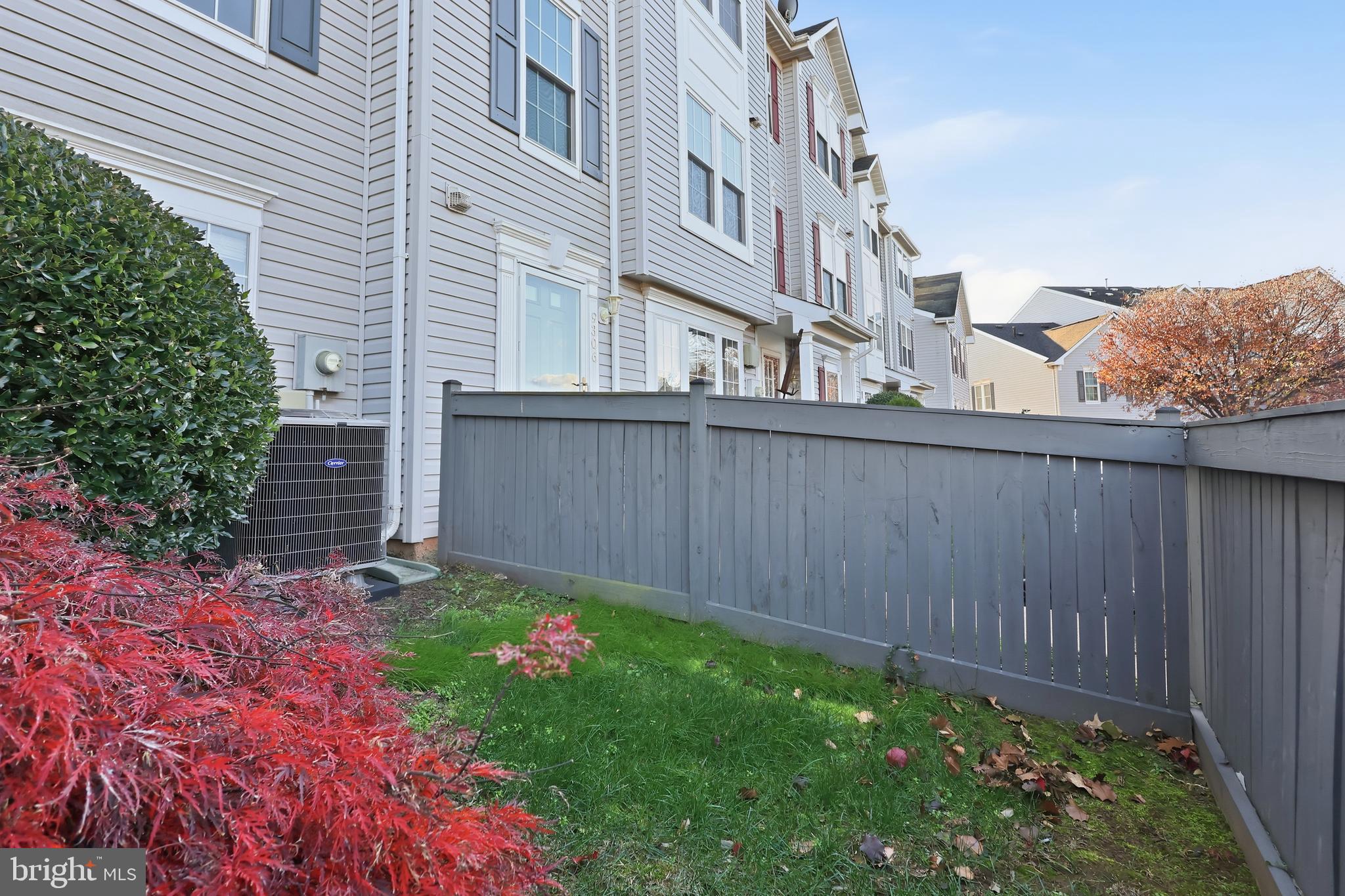 WELLINGTON/CLOVERHILL CONDOS - Residential