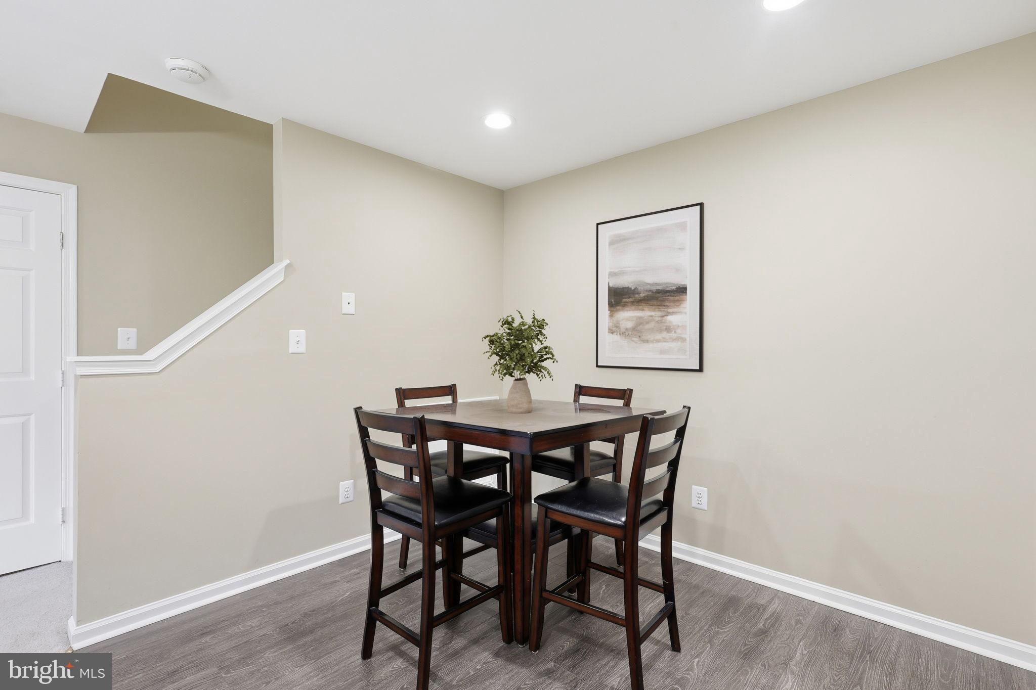 WELLINGTON/CLOVERHILL CONDOS - Residential