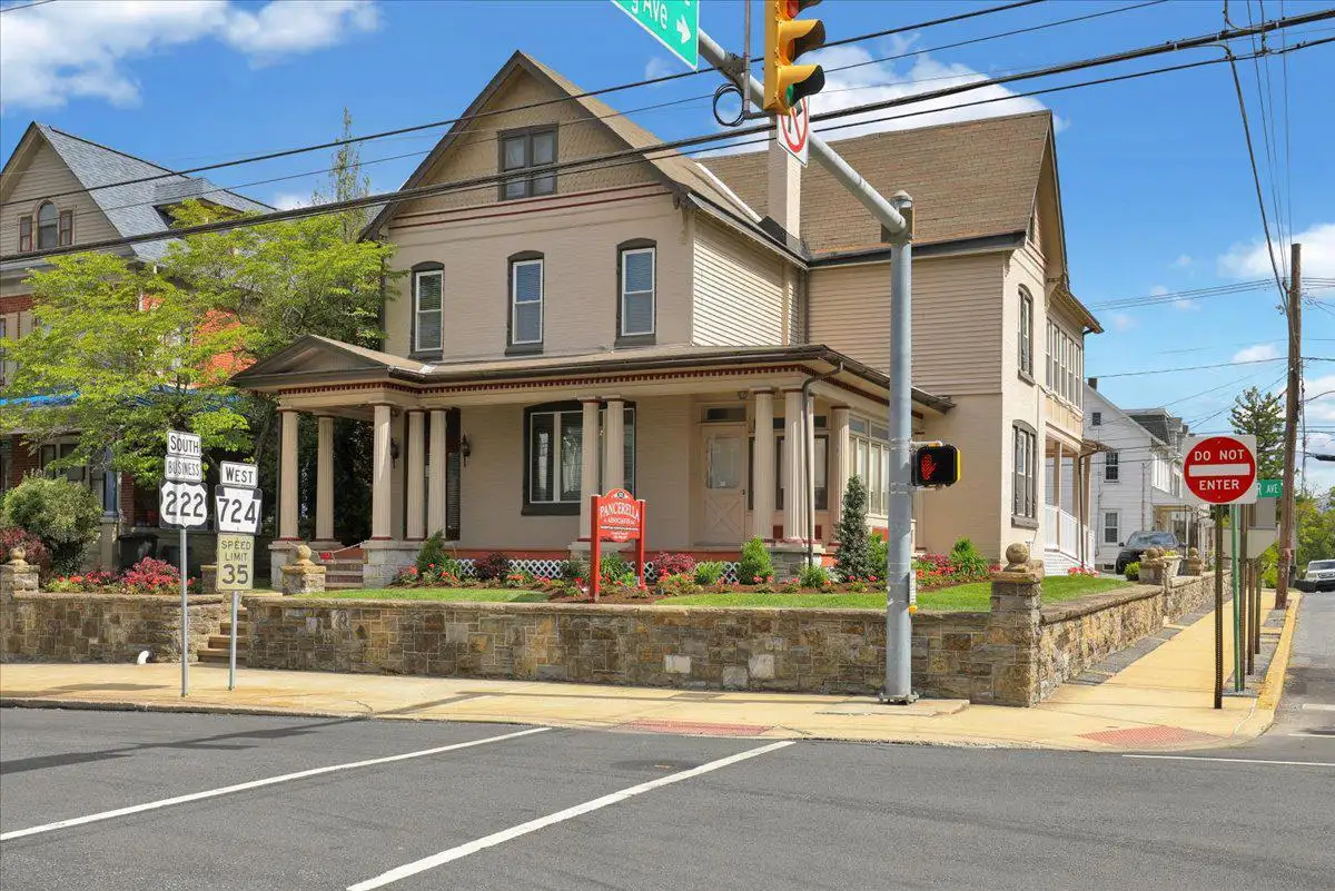 301 W Lancaster Avenue, Reading, PA, 19607