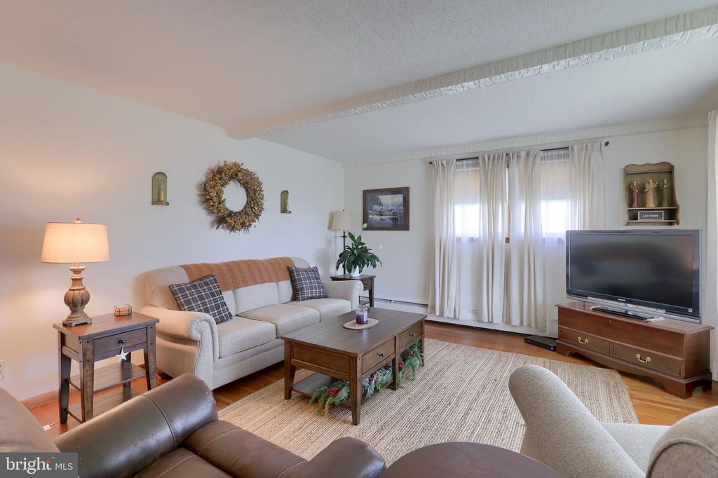 Photo of 405 MAPLE ST, COLUMBIA, PA 17512 (MLS # PALA2034686)