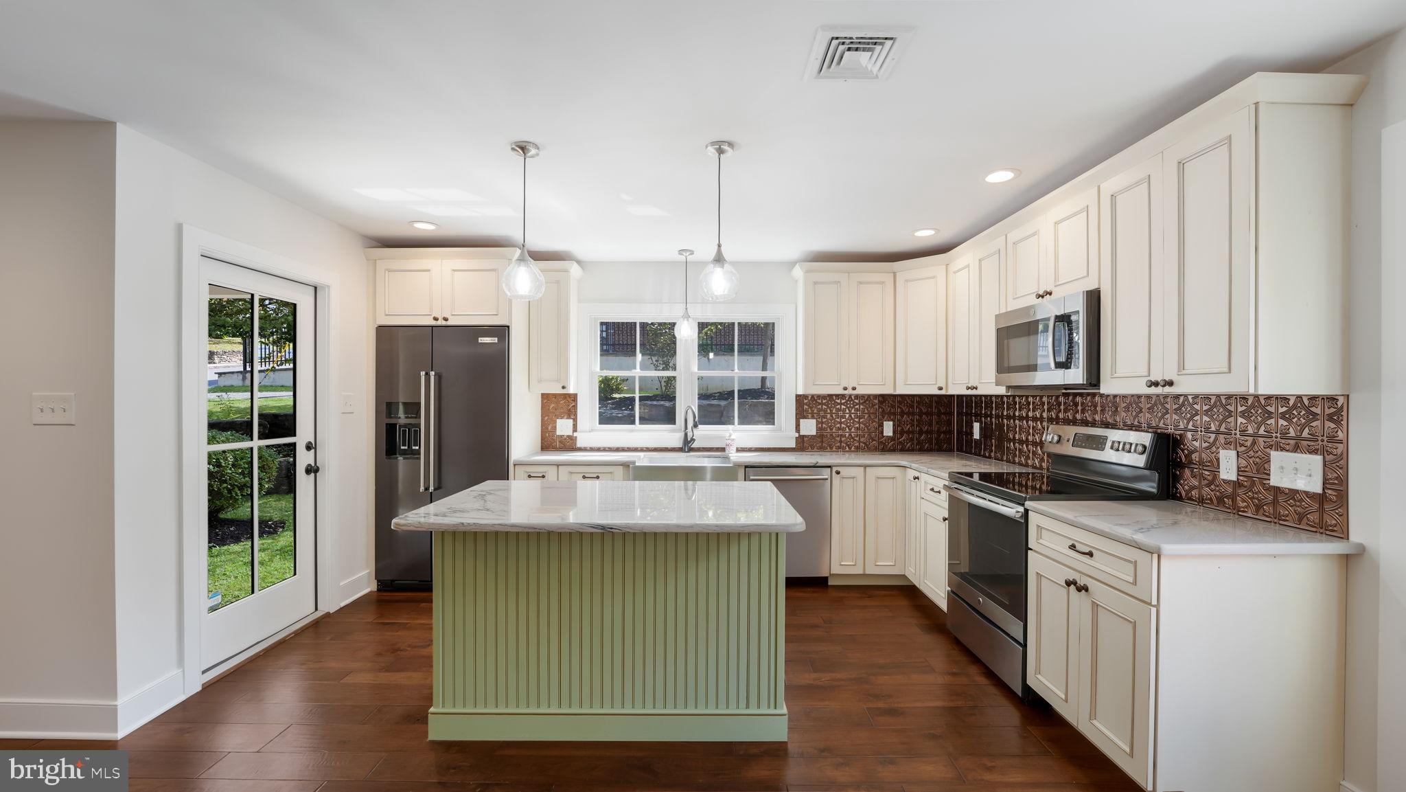 DOYLESTOWN BORO - Residential