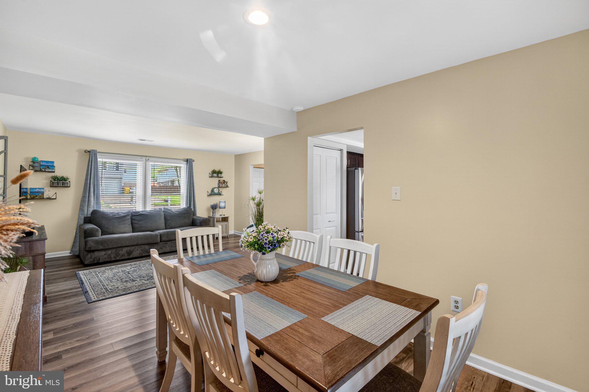 FOUR SEASONS ESTATES - Residential