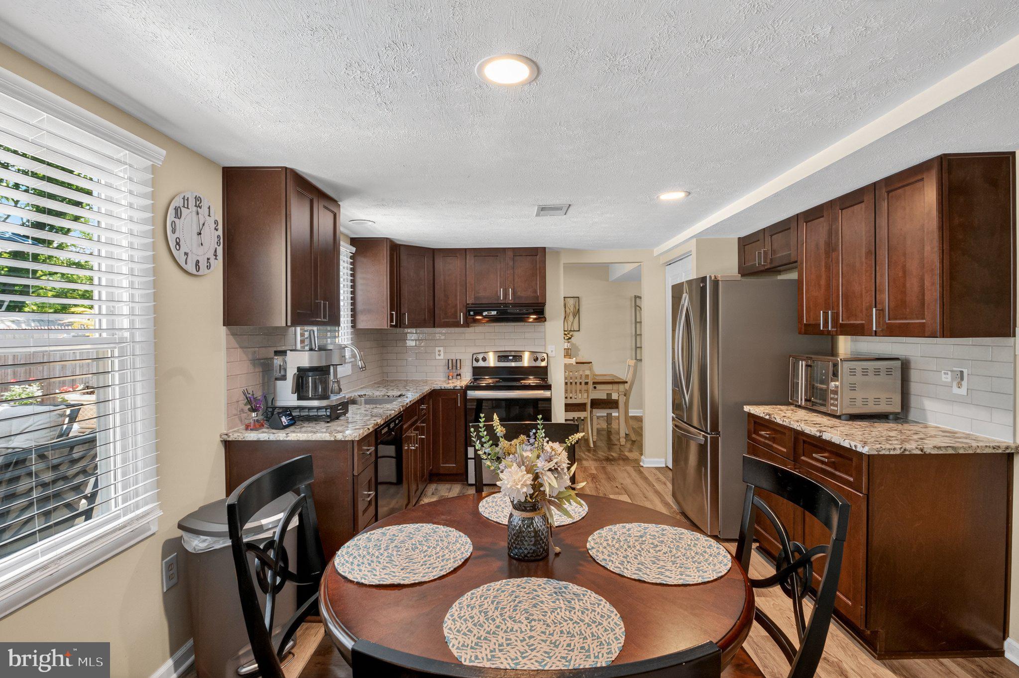 FOUR SEASONS ESTATES - Residential