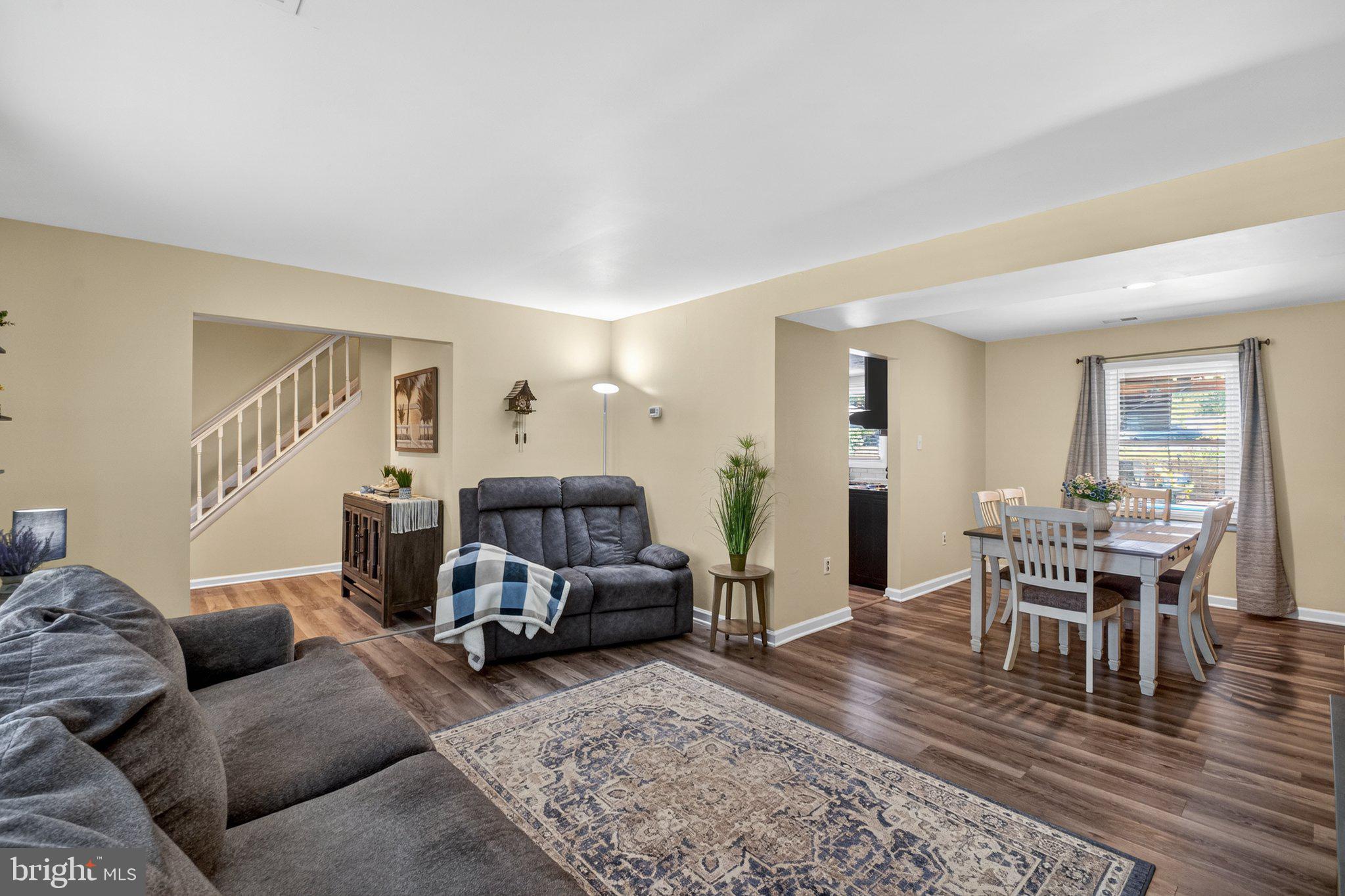 FOUR SEASONS ESTATES - Residential