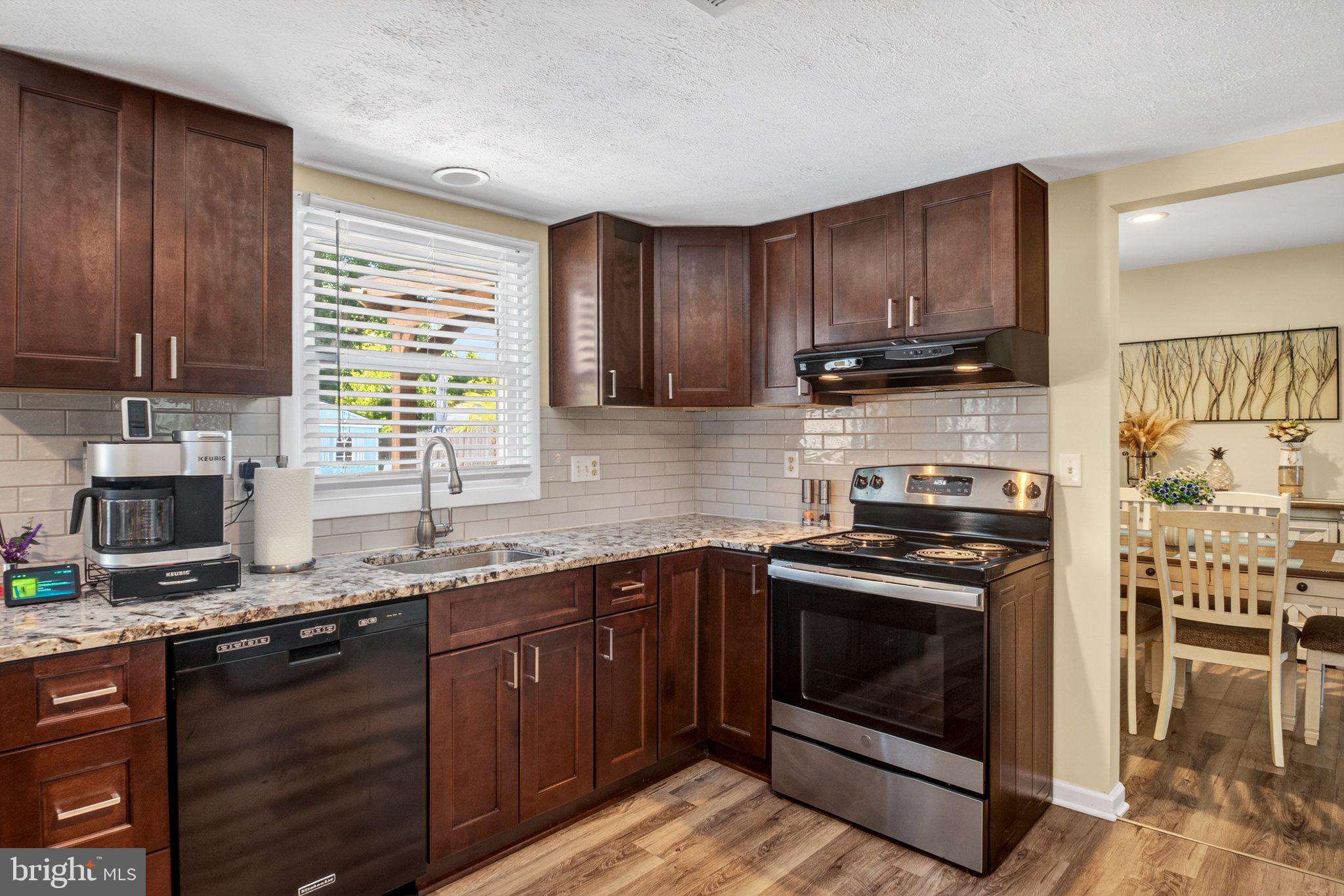 FOUR SEASONS ESTATES - Residential