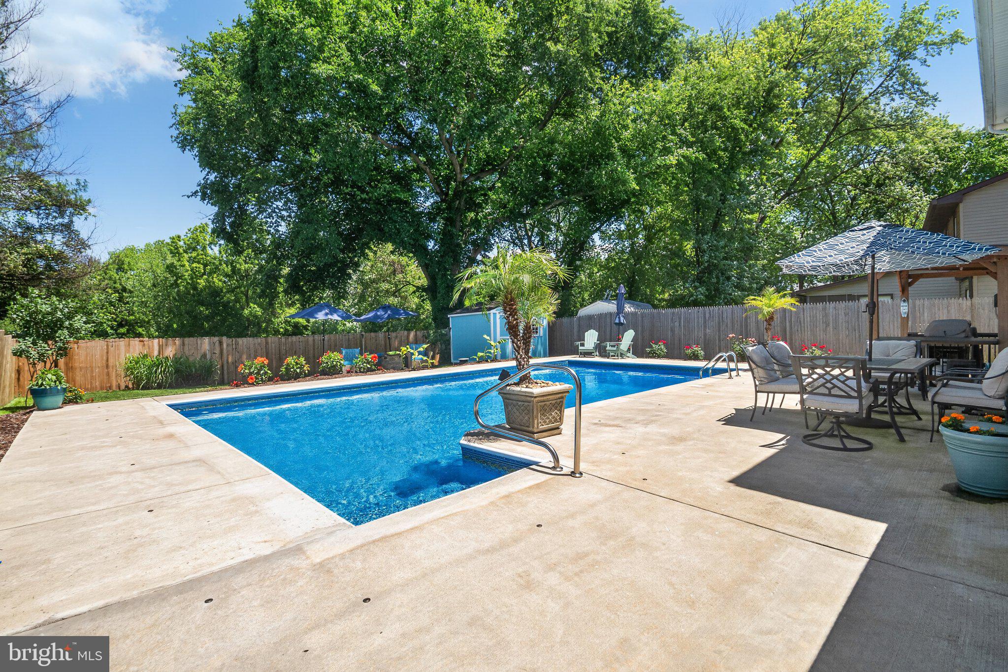 FOUR SEASONS ESTATES - Residential