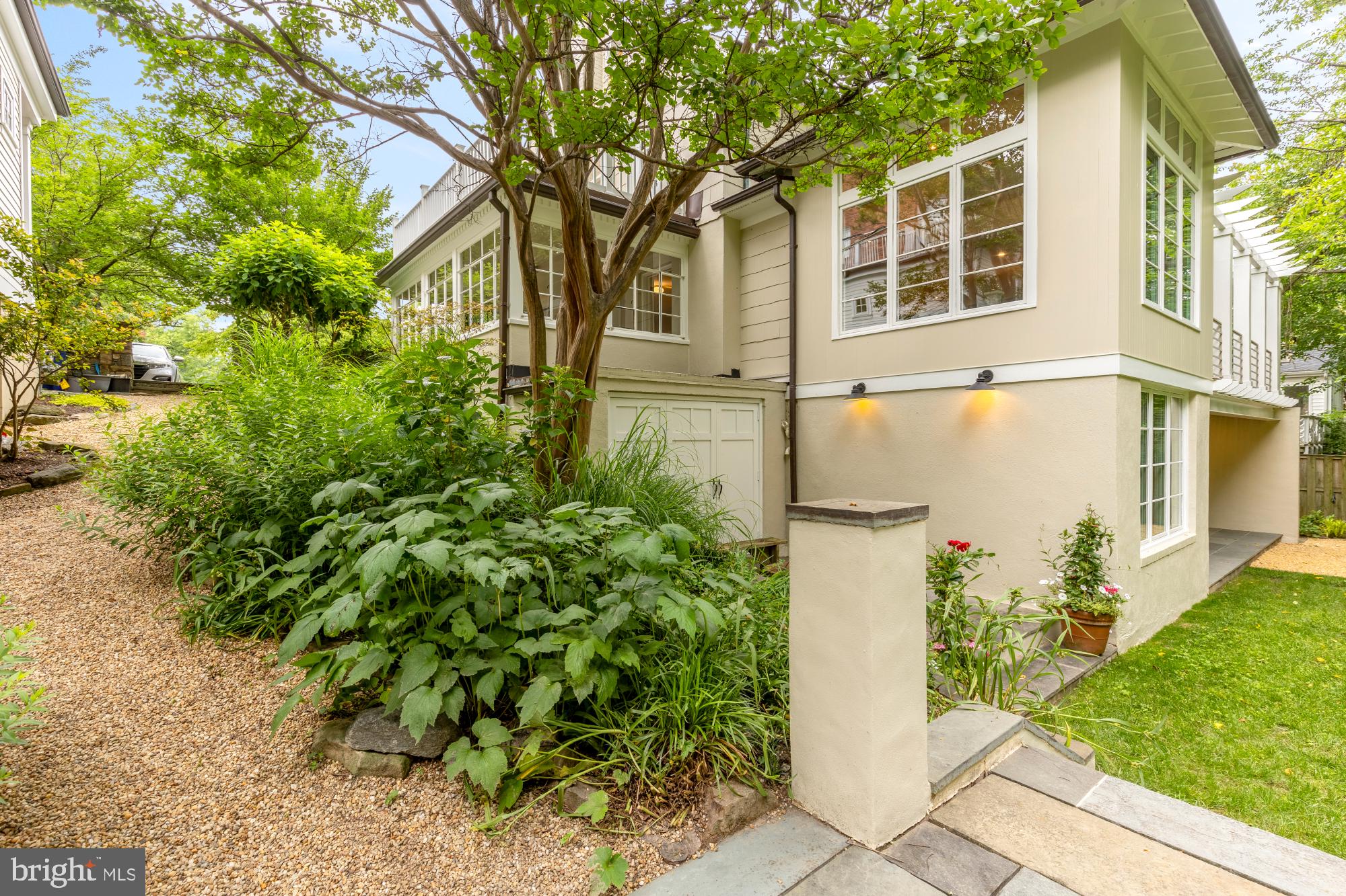 LEE HEIGHTS - Residential