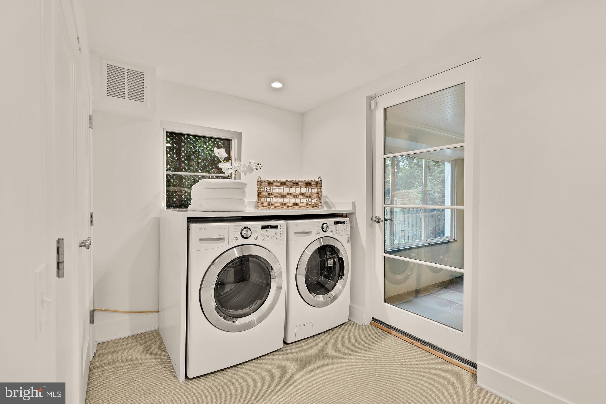 LEE HEIGHTS - Residential