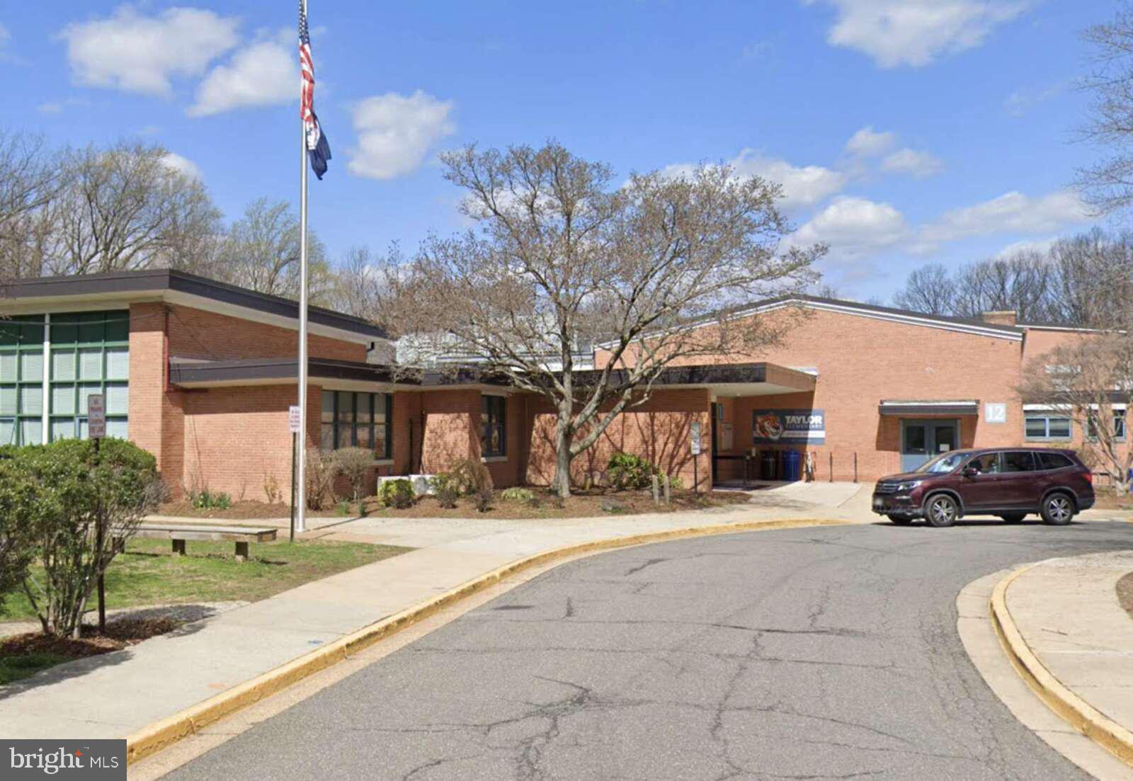 LEE HEIGHTS - Residential