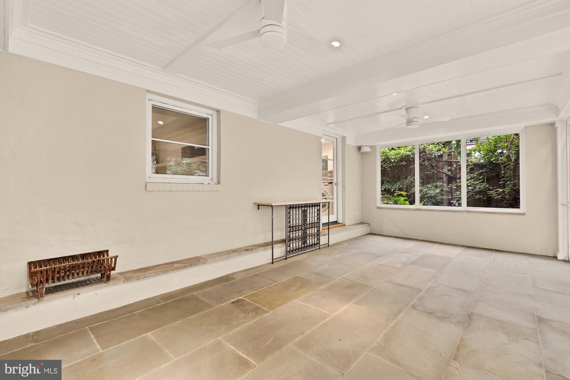 LEE HEIGHTS - Residential