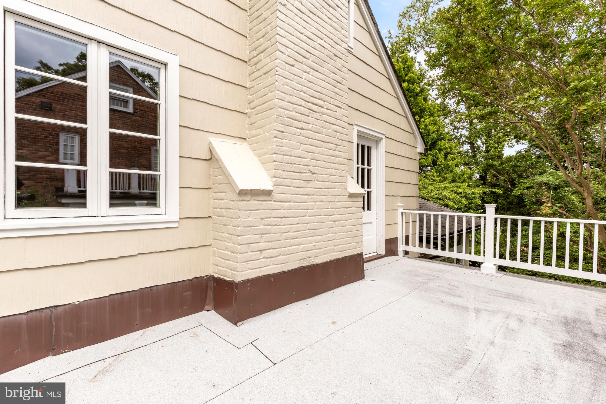 LEE HEIGHTS - Residential