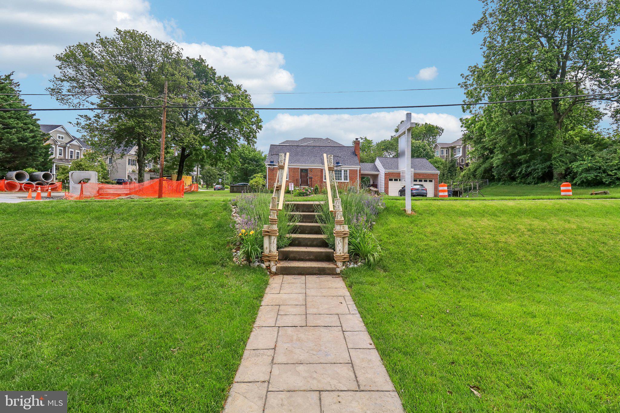 1812 YOUNGBLOOD STREET