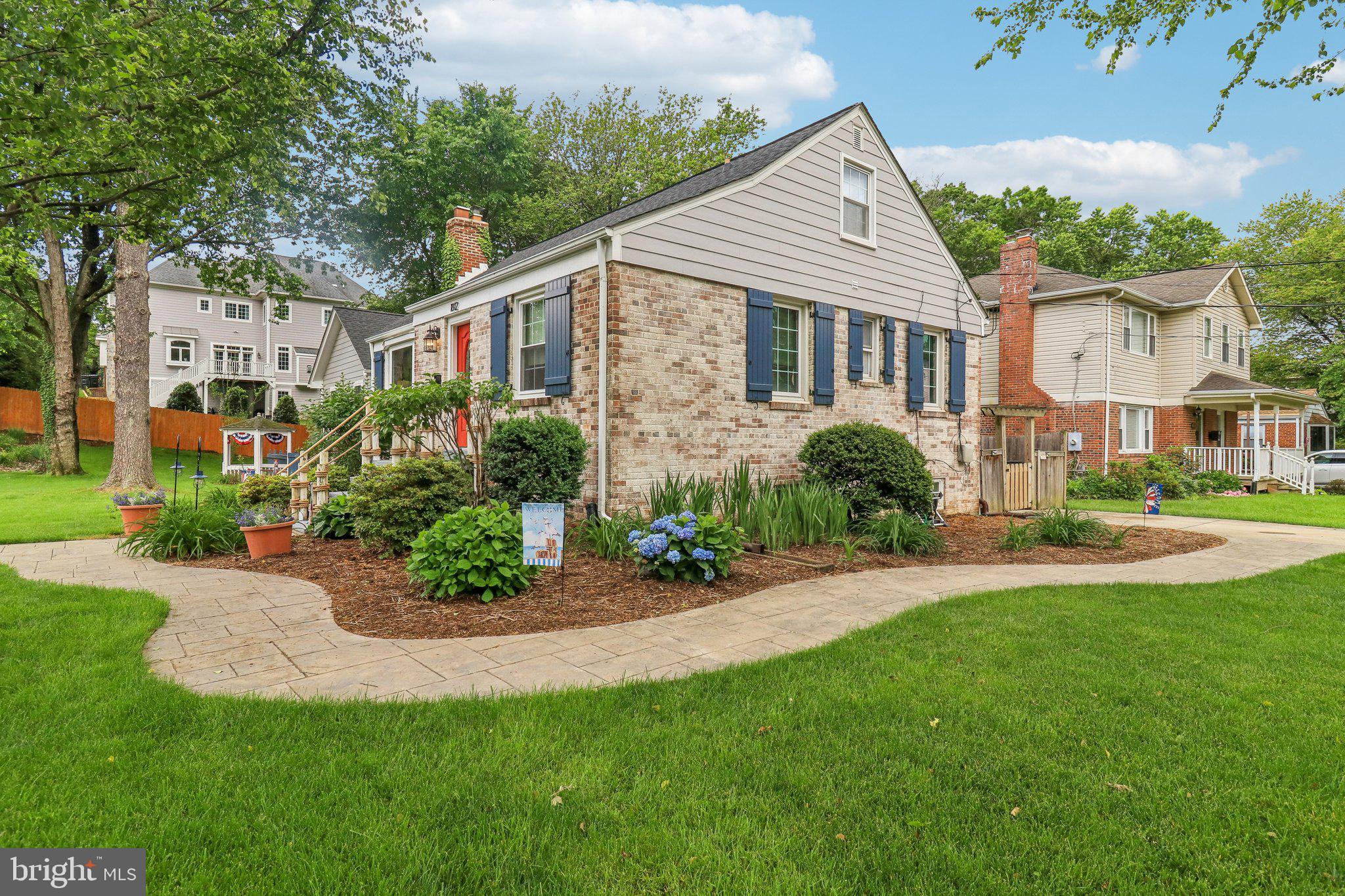 1812 YOUNGBLOOD STREET