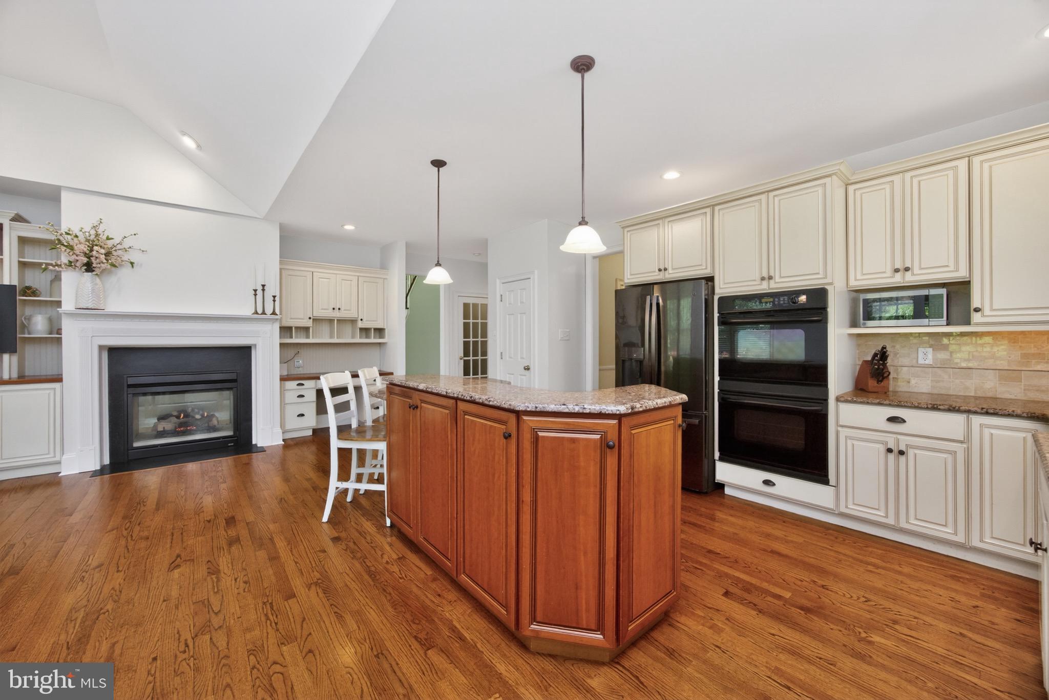 CHERRY CREEK - Residential