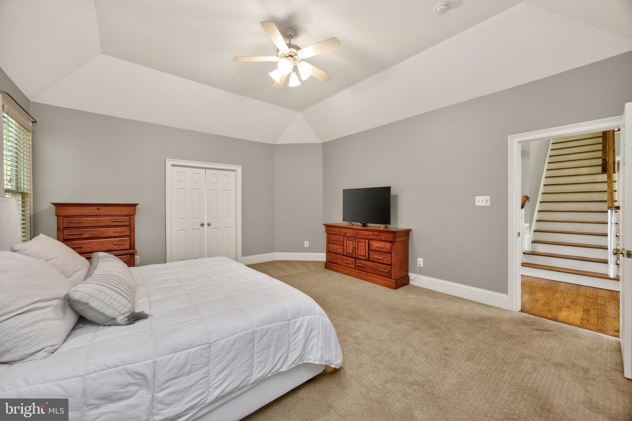 CHERRY CREEK - Residential