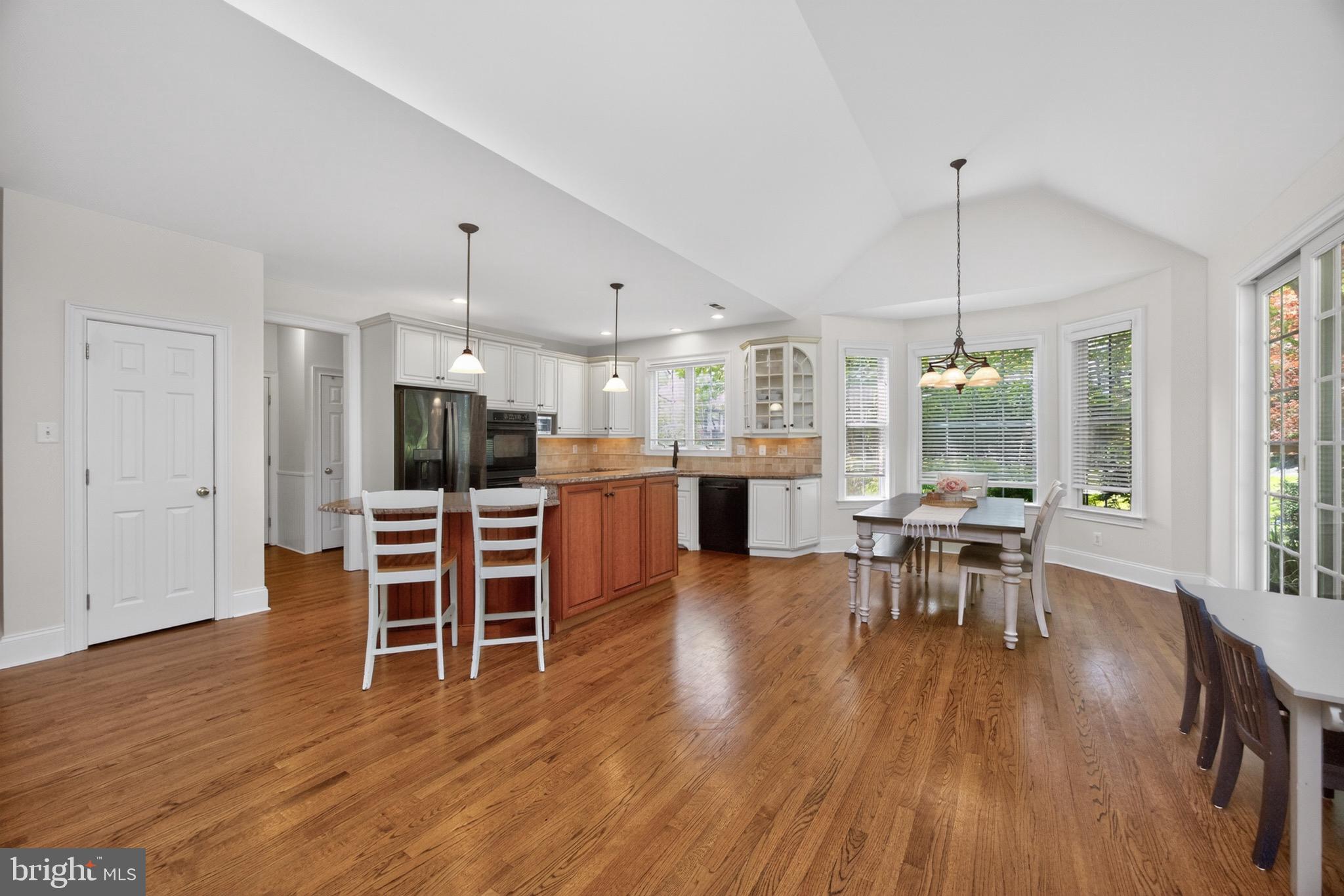 CHERRY CREEK - Residential