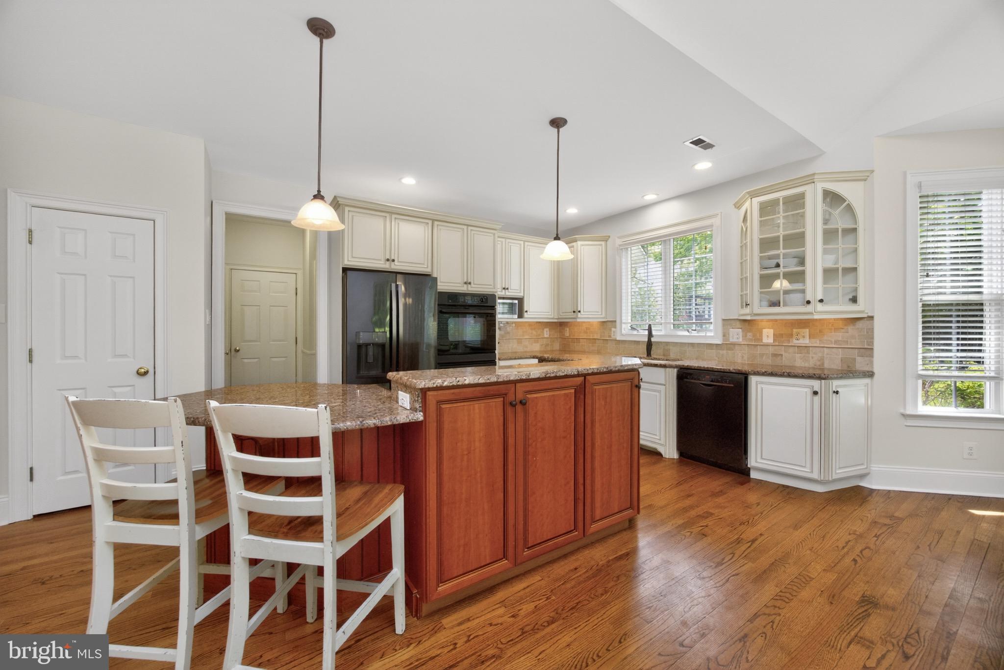 CHERRY CREEK - Residential