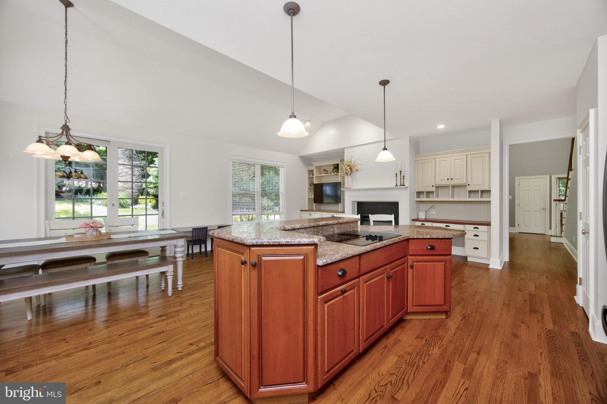 CHERRY CREEK - Residential