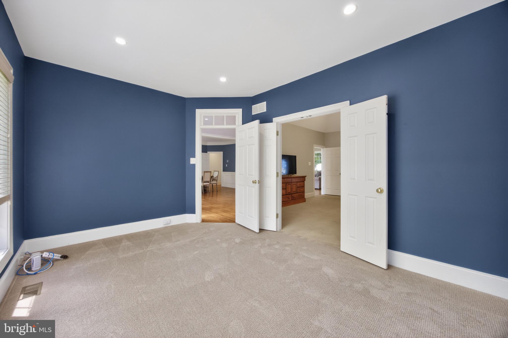 CHERRY CREEK - Residential