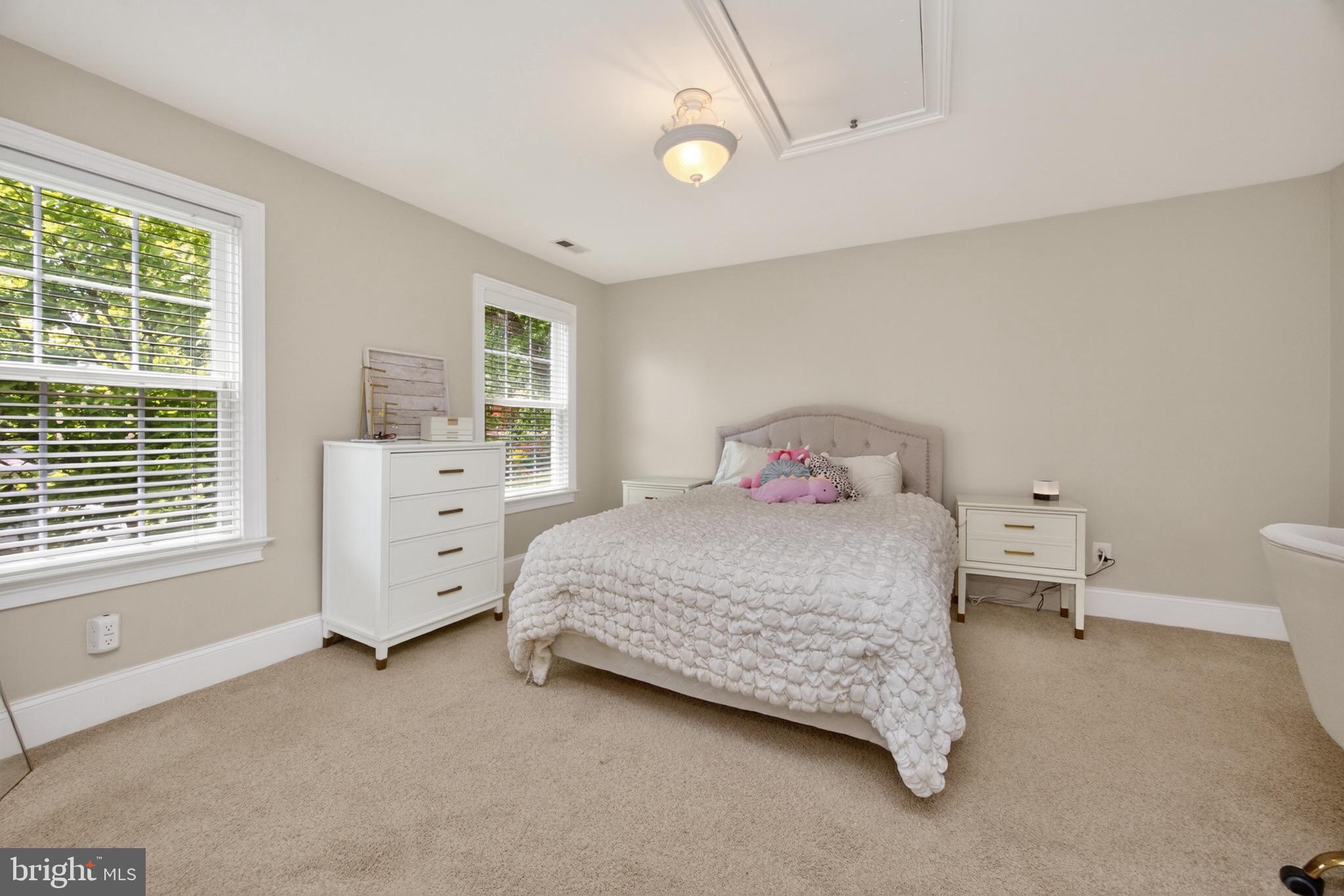 CHERRY CREEK - Residential