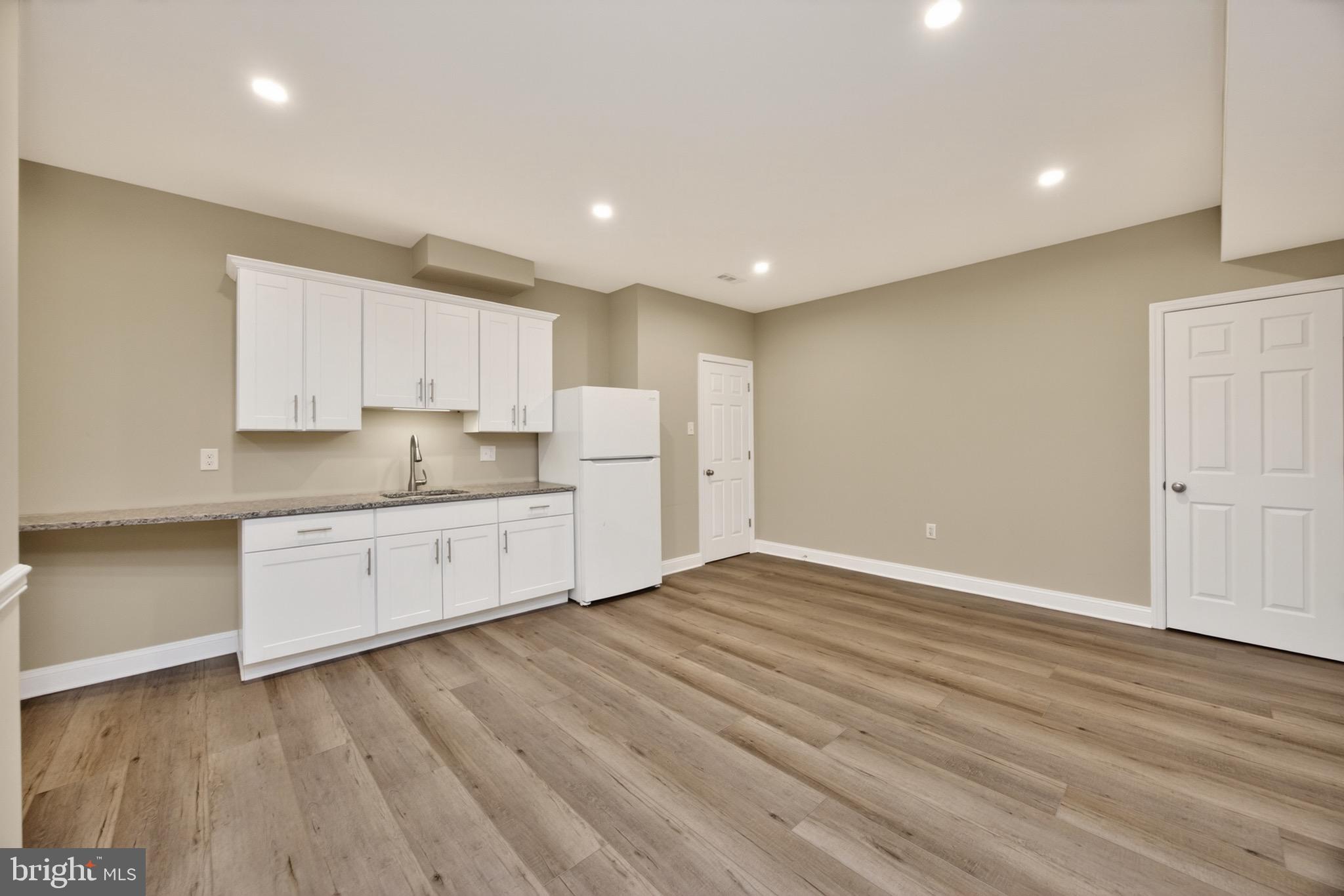CHERRY CREEK - Residential