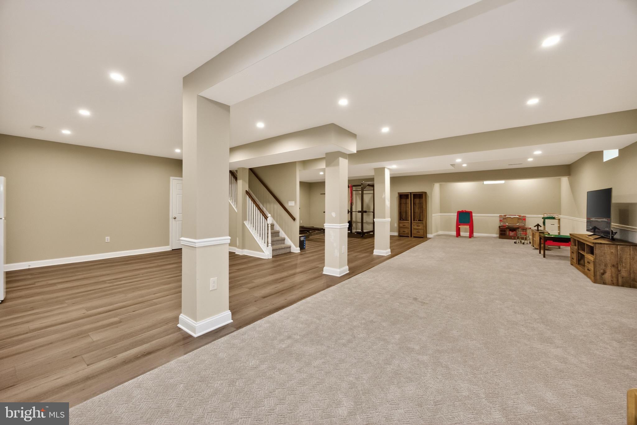 CHERRY CREEK - Residential