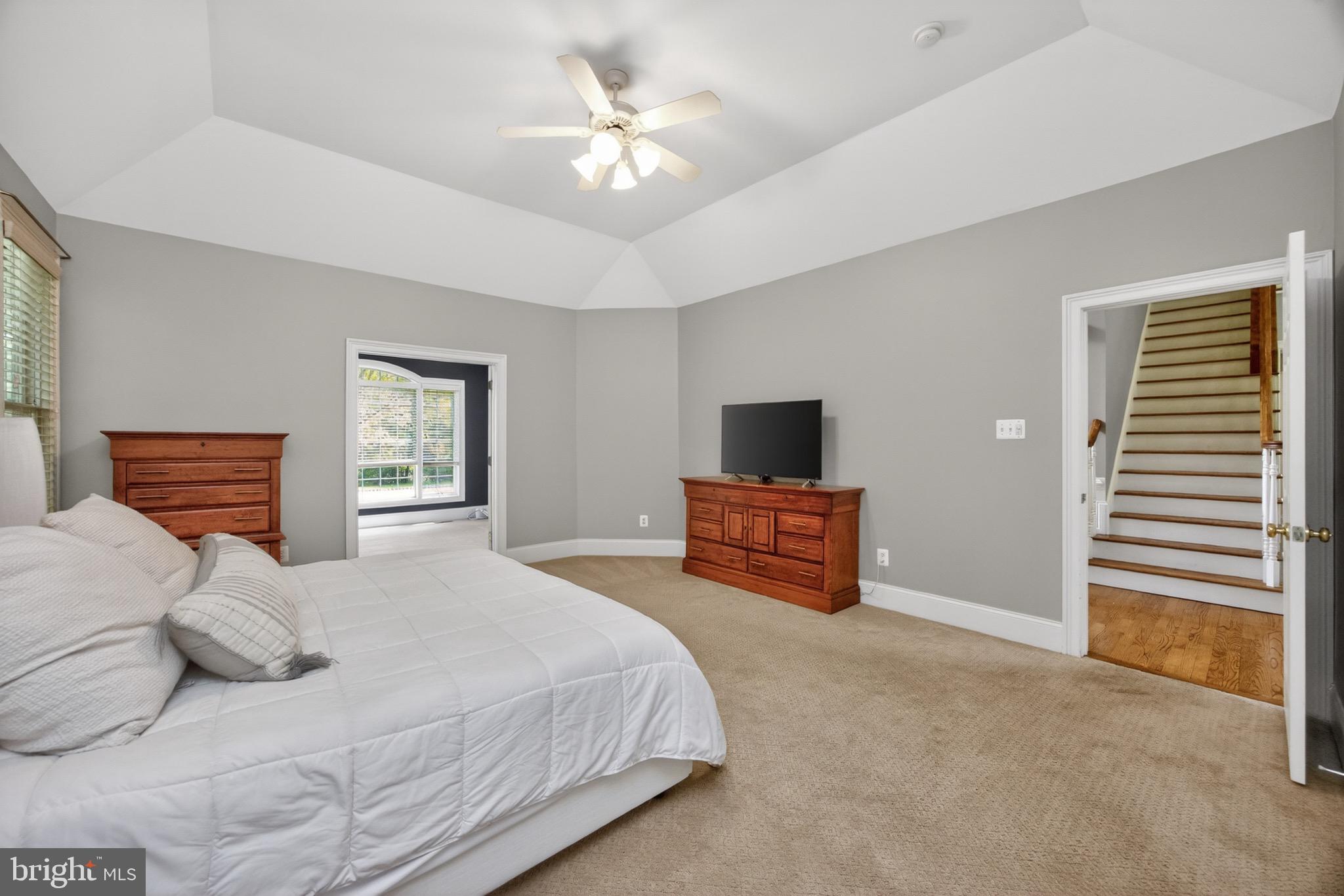 CHERRY CREEK - Residential