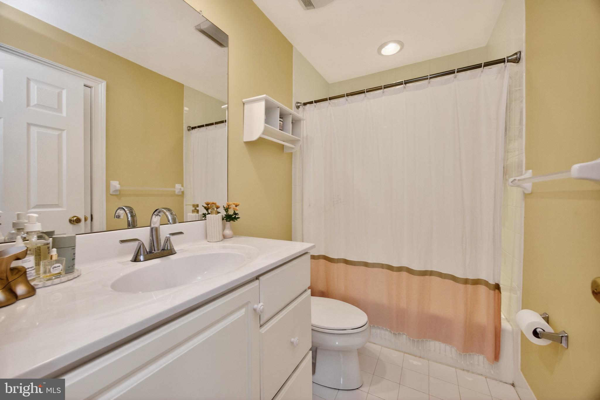 CHERRY CREEK - Residential