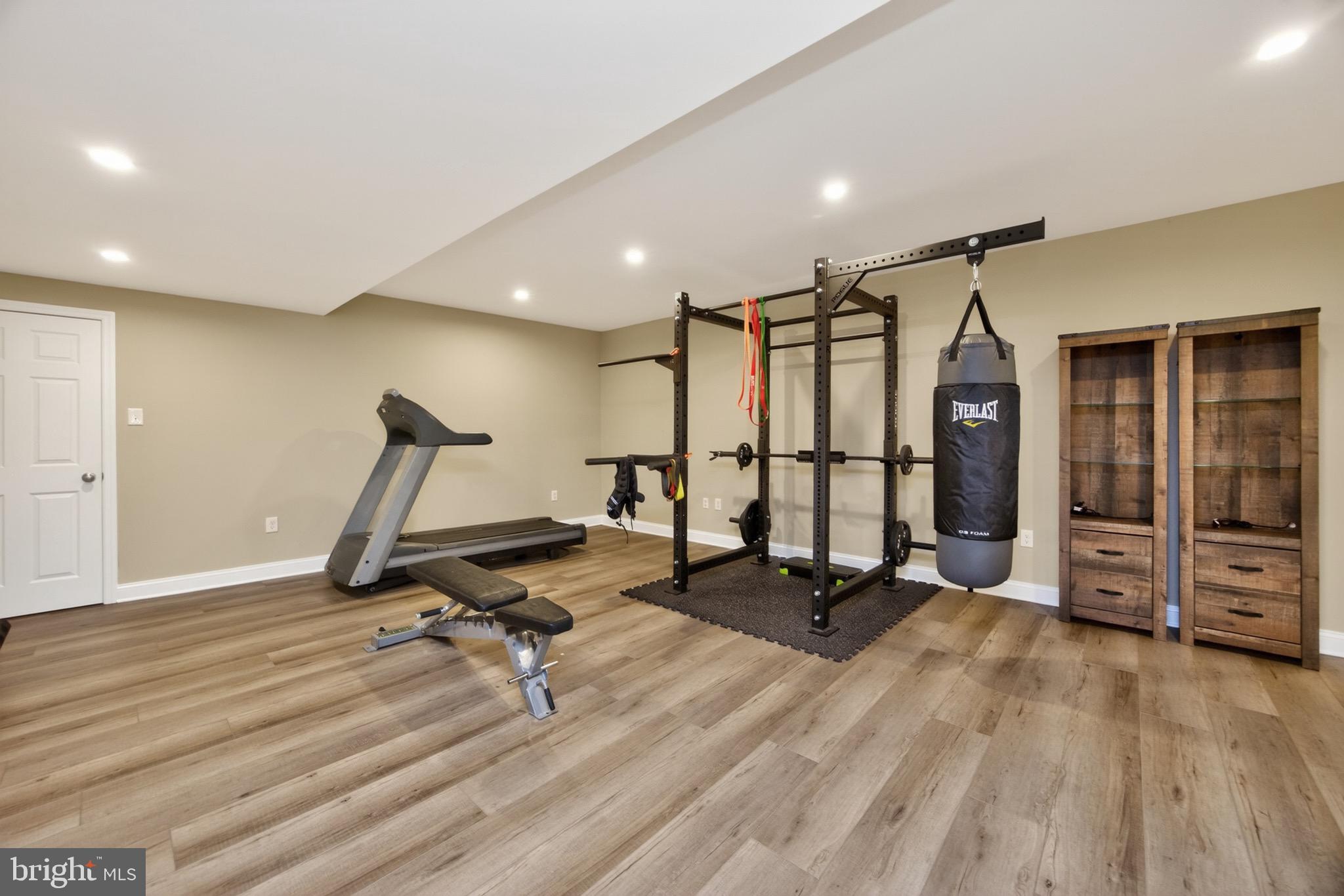 CHERRY CREEK - Residential