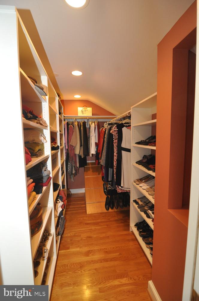 LEE HEIGHTS - Residential