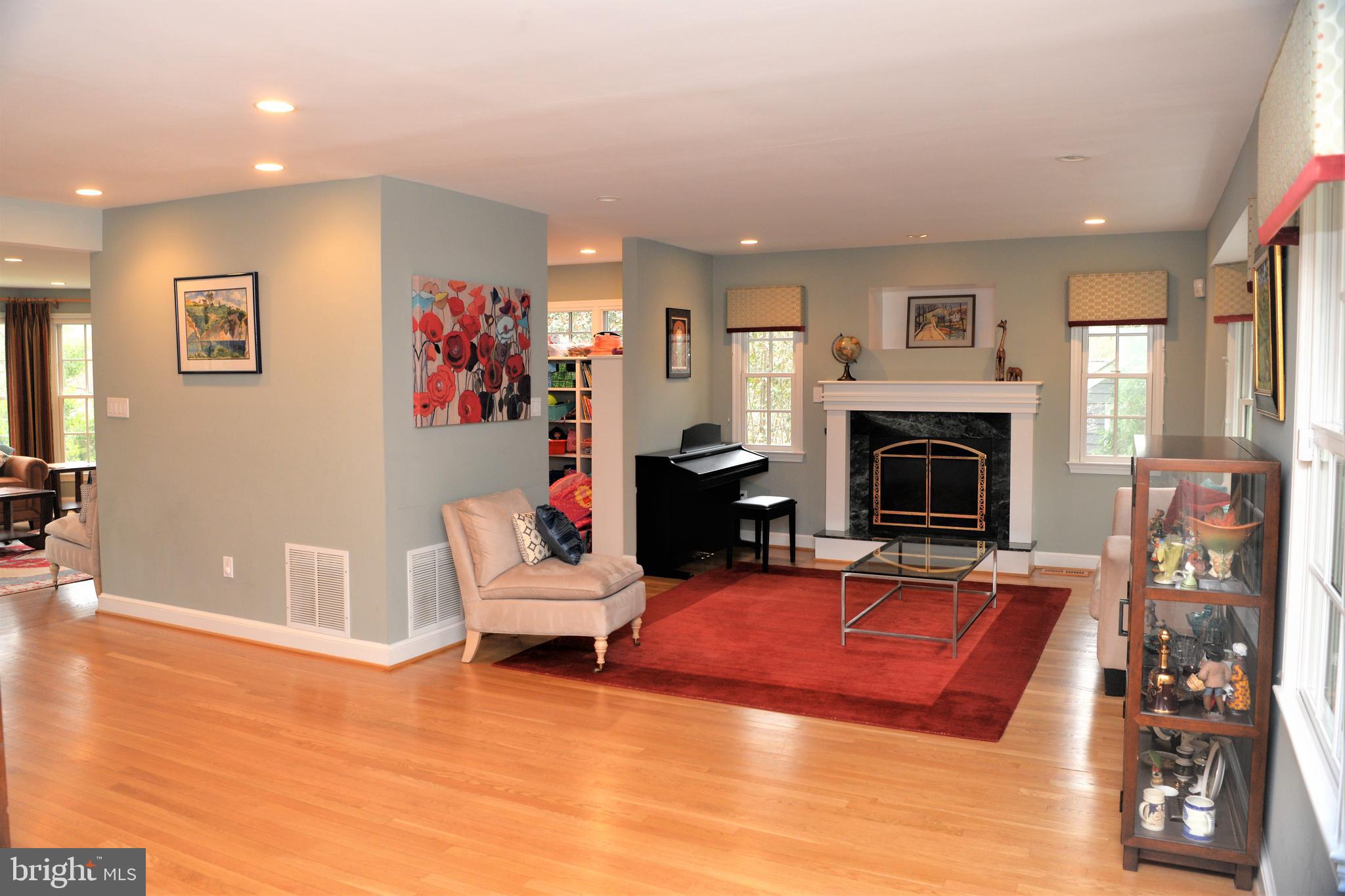 LEE HEIGHTS - Residential