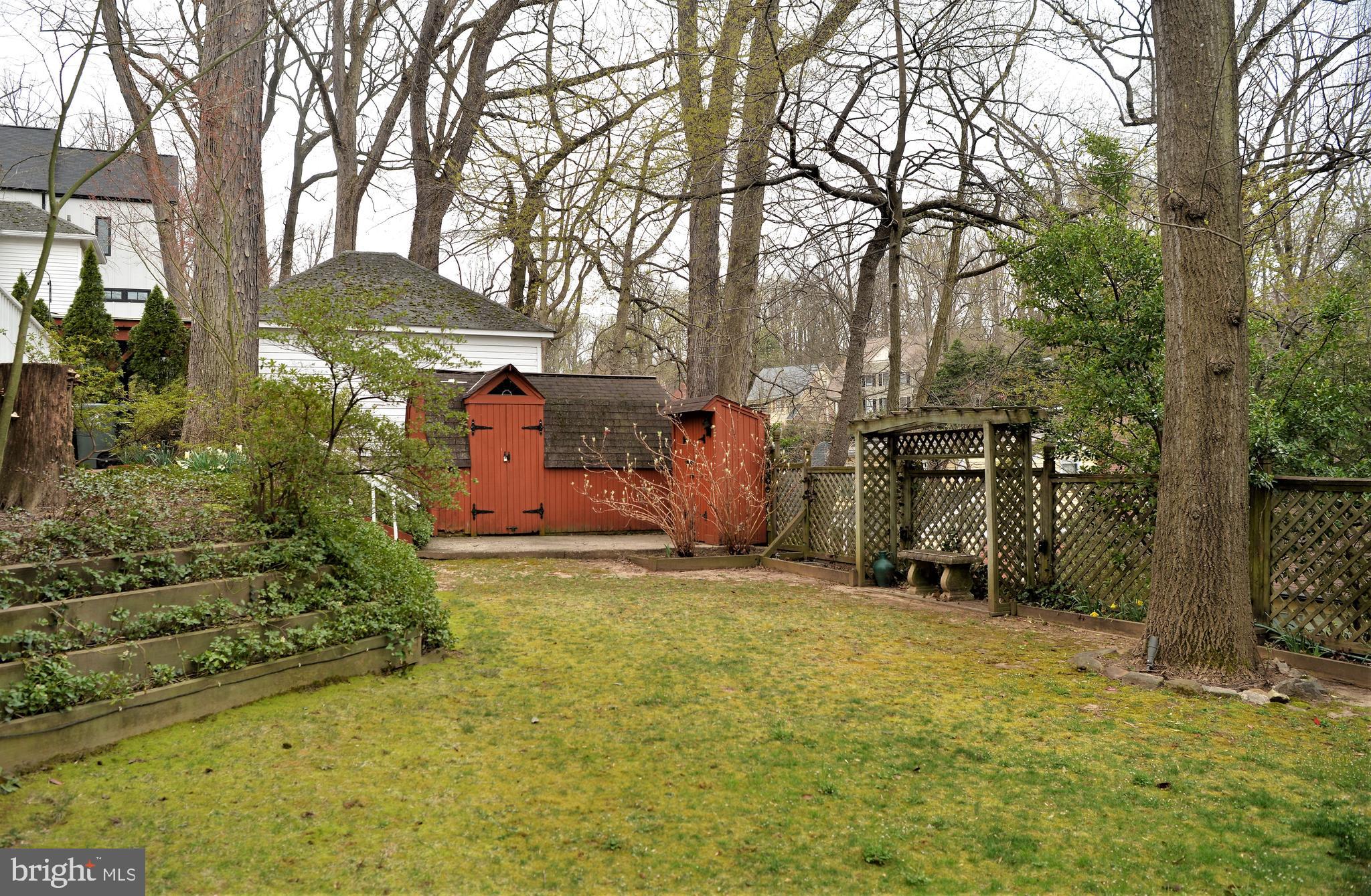 LEE HEIGHTS - Residential