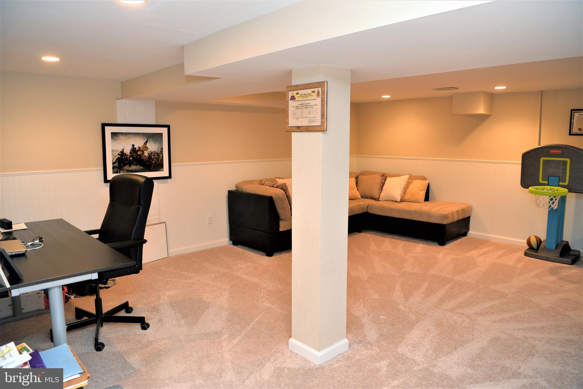 LEE HEIGHTS - Residential