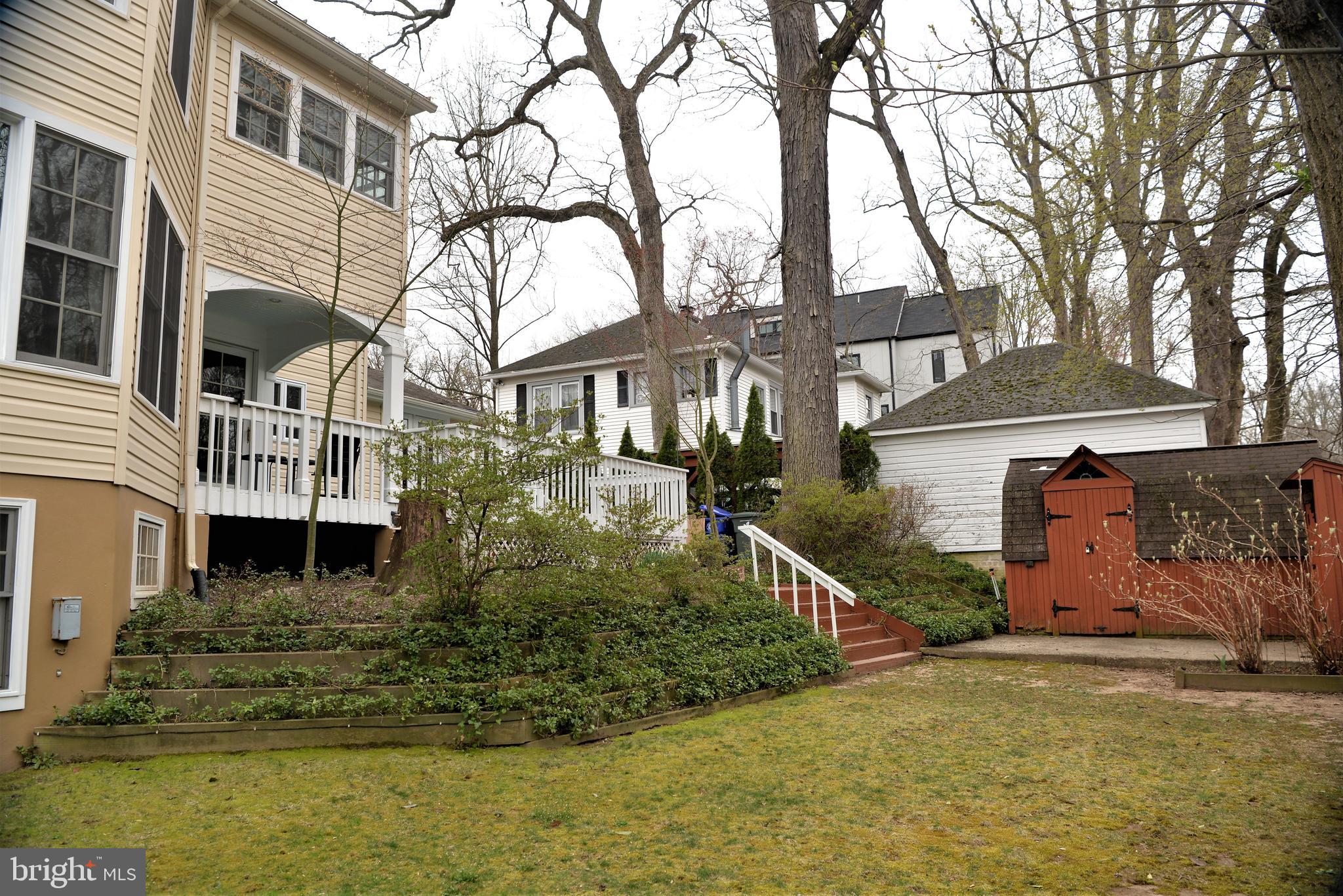 LEE HEIGHTS - Residential