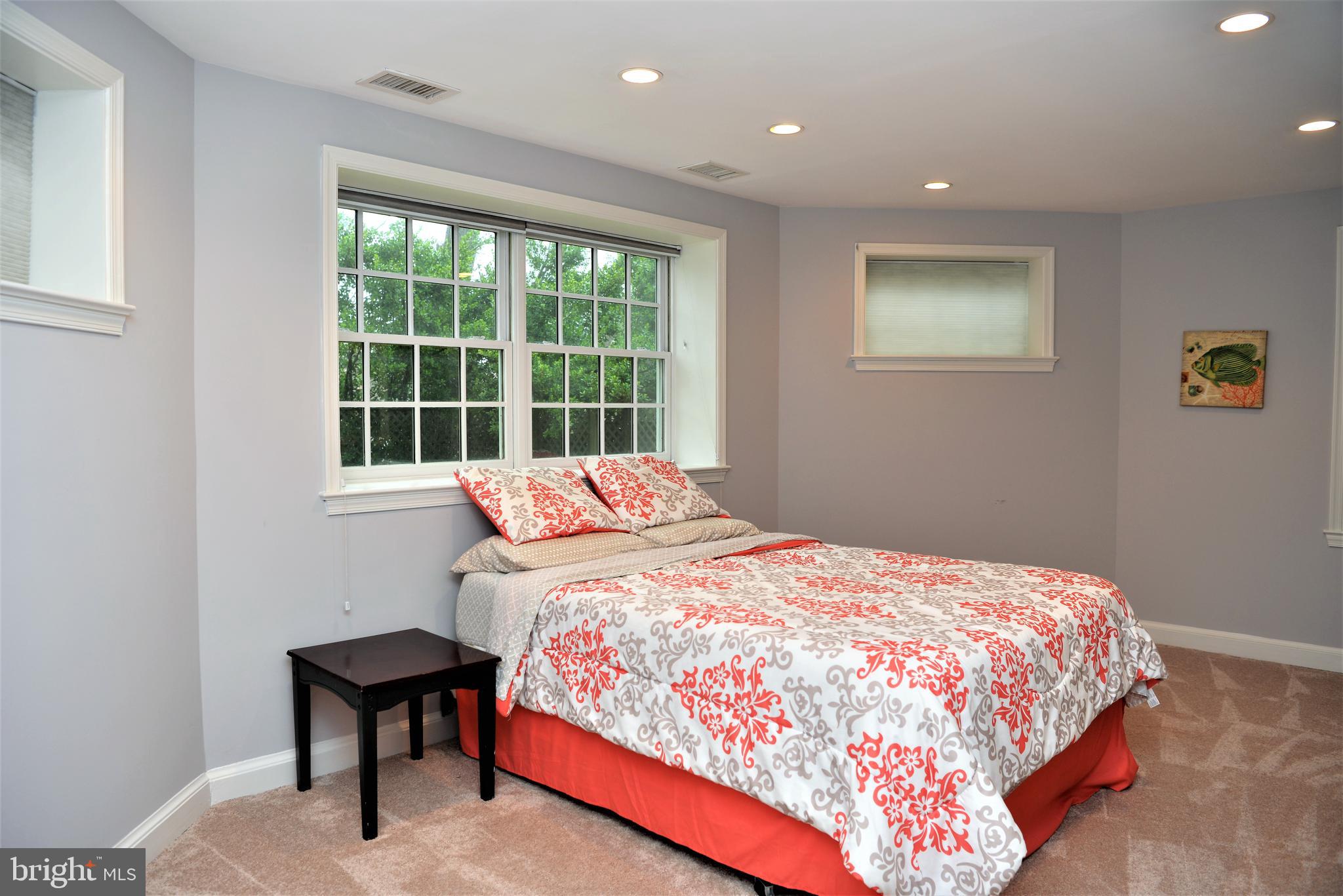 LEE HEIGHTS - Residential