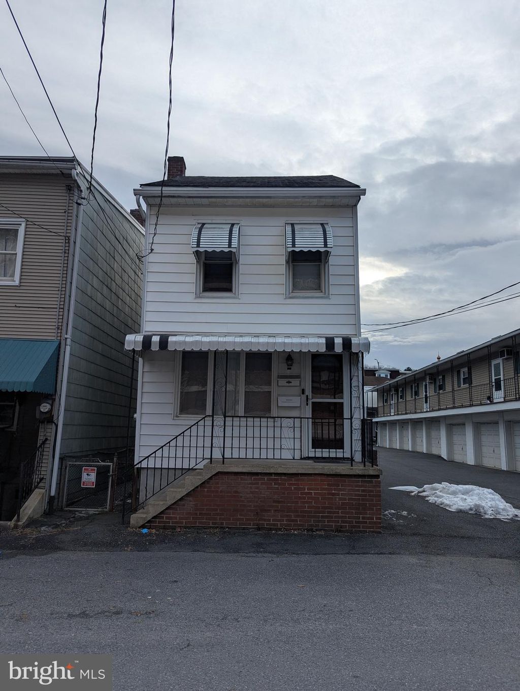 Photo of 325 Lewis Street, MINERSVILLE, PA 17954 (MLS # PASK2025128)